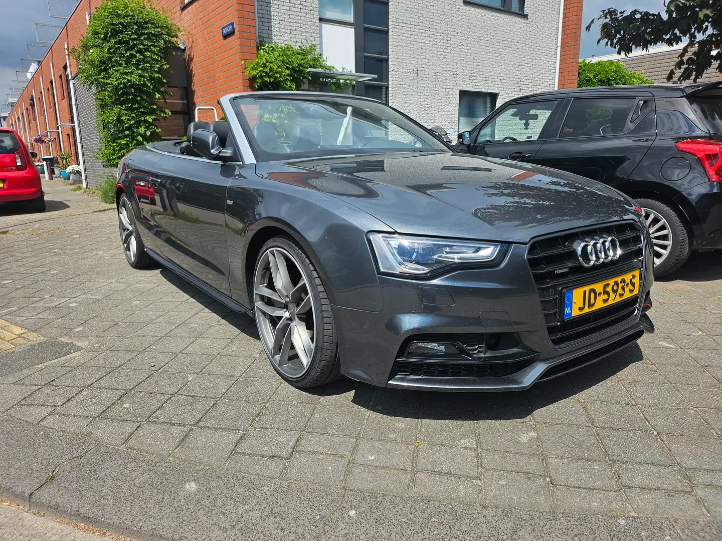 Audi A5 A5 cabriolet 2.0 TFSI  S line competition editie Grijs - 1