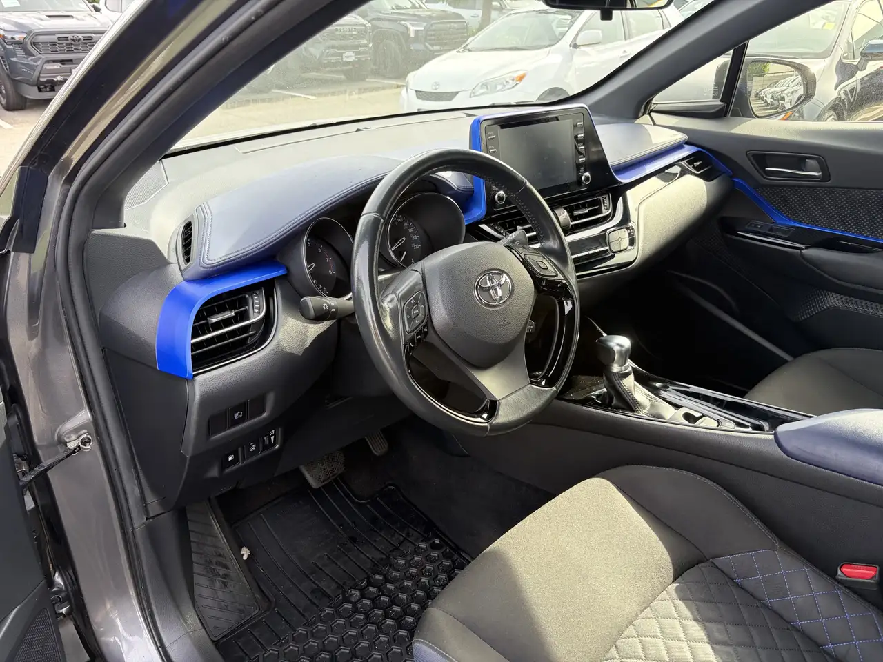 Toyota C-HR photo Toyota C-HR
