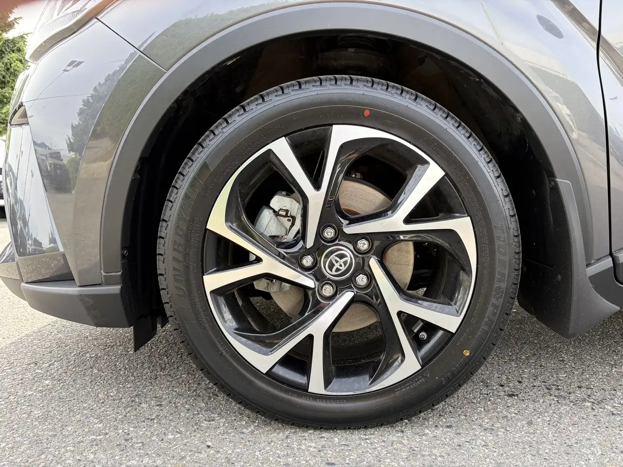 Toyota C-HR photo Toyota C-HR