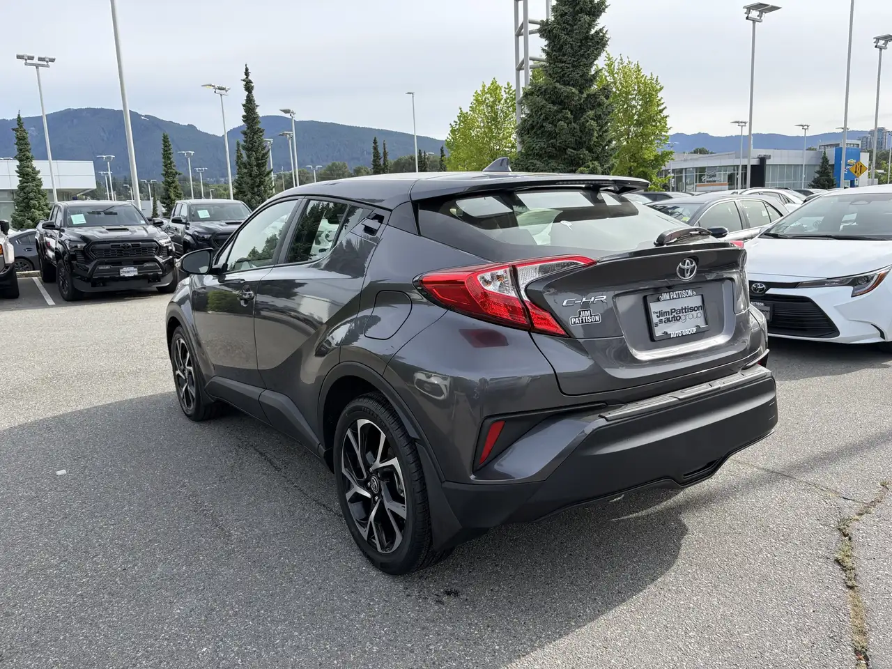Toyota C-HR photo Toyota C-HR