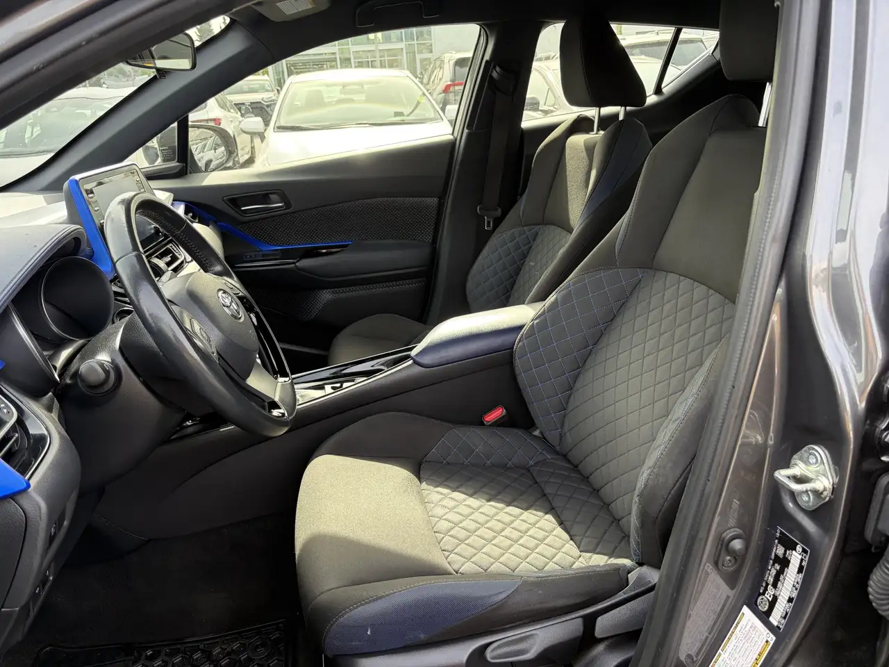 Toyota C-HR photo Toyota C-HR