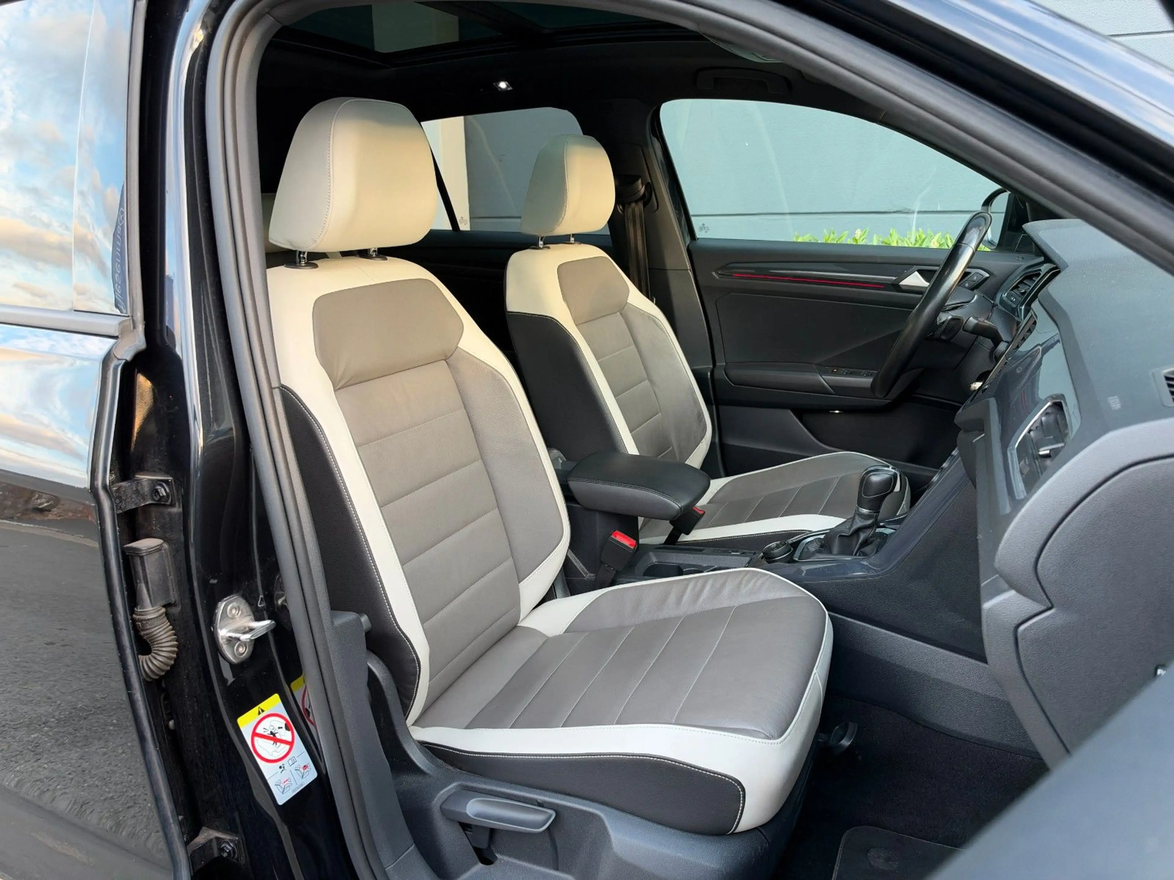 Volkswagen T-Roc Sport 4Motion*Panorama*Virtual*Beats*ACC* — photo 12
