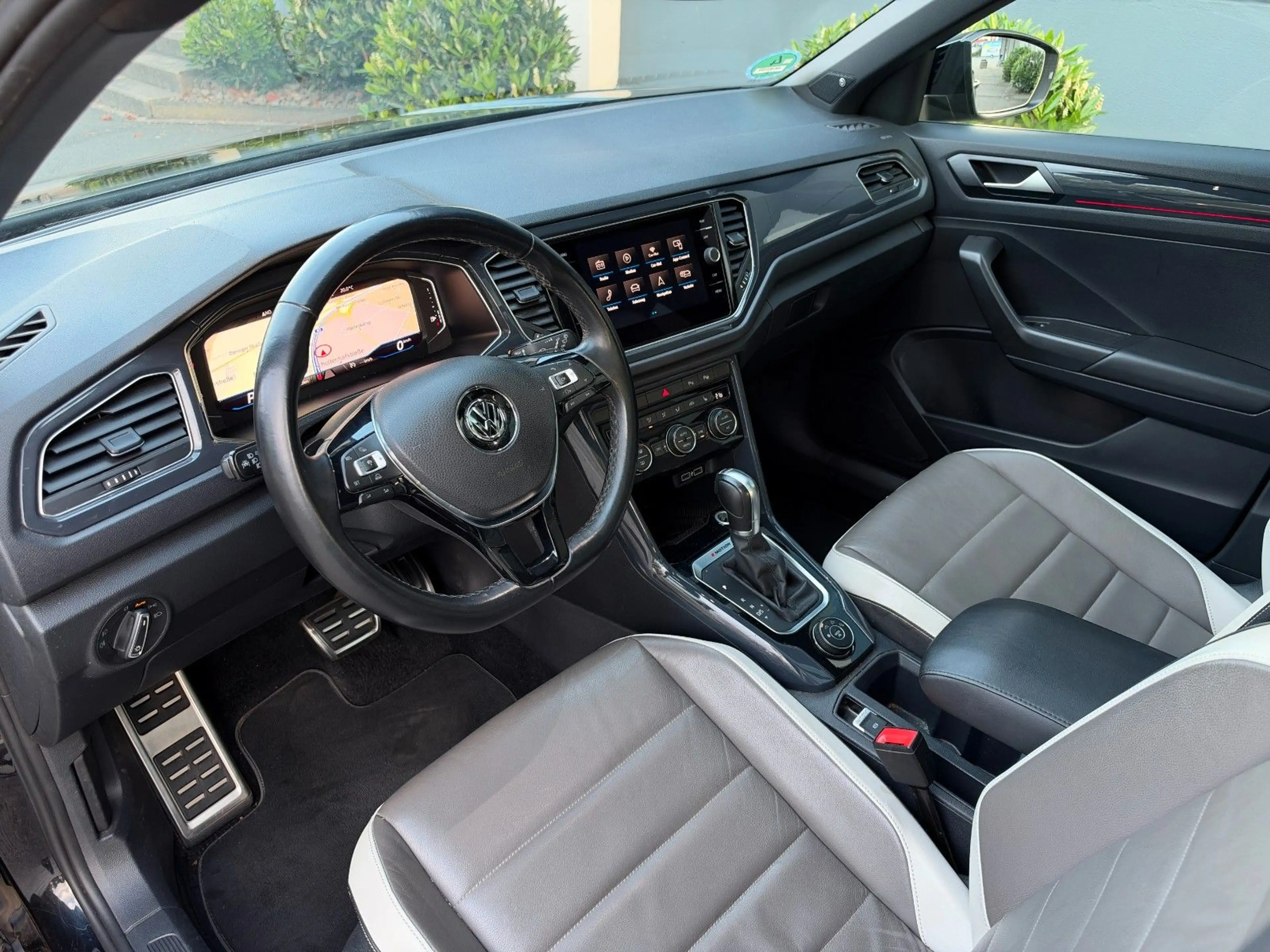 Volkswagen T-Roc Sport 4Motion*Panorama*Virtual*Beats*ACC* — photo 10
