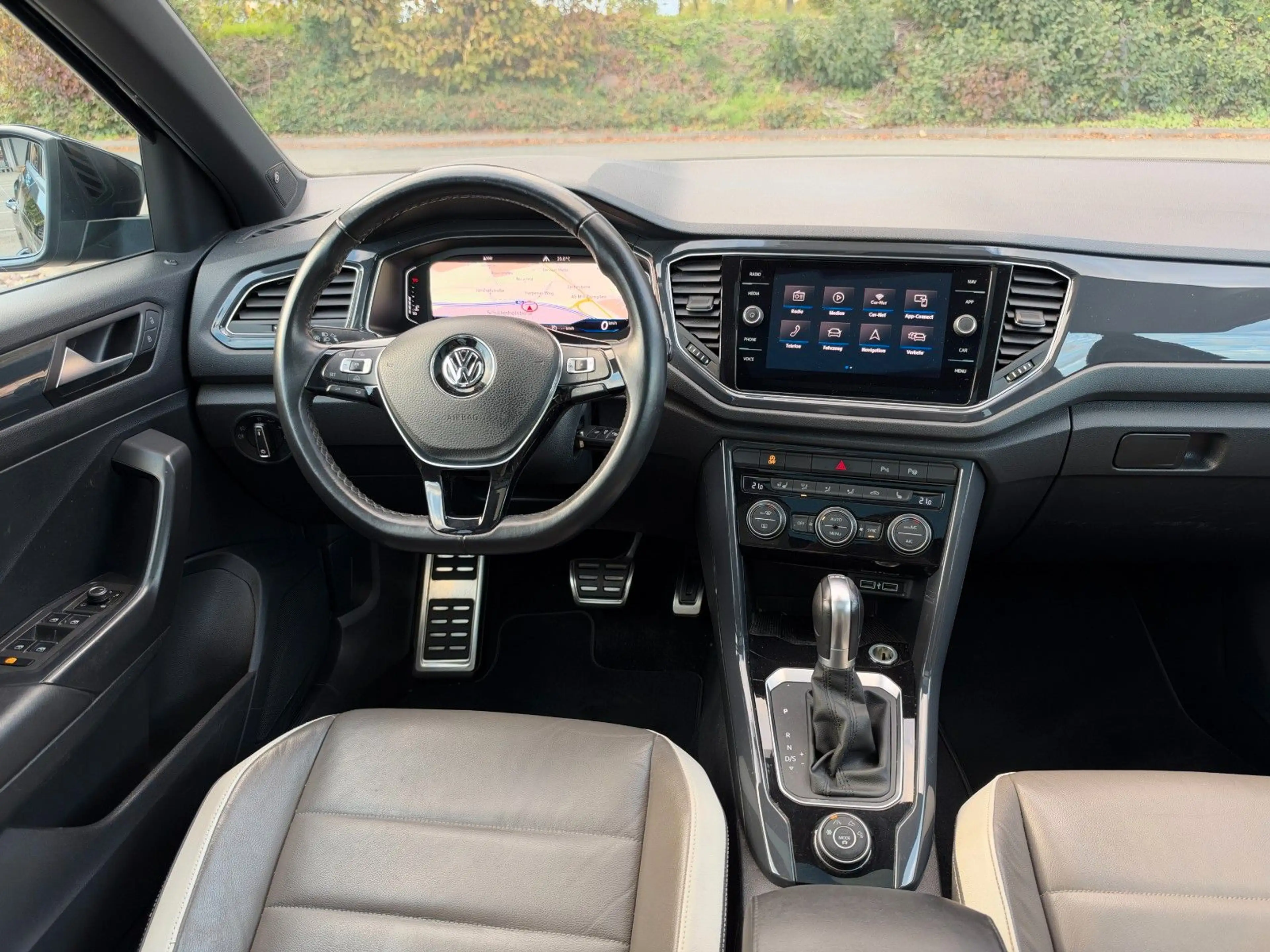 Volkswagen T-Roc Sport 4Motion*Panorama*Virtual*Beats*ACC* — photo 11