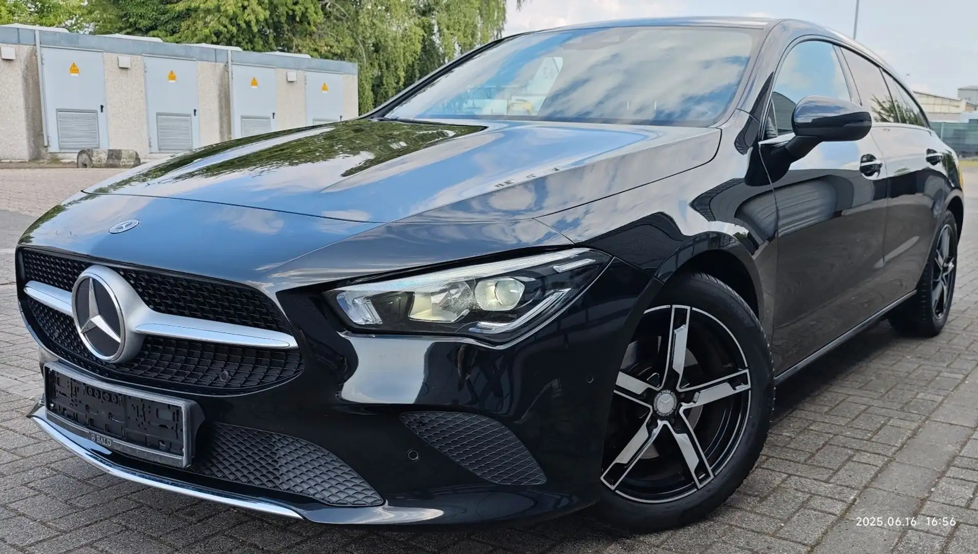 Mercedes-Benz CLA 200 Shooting Brake Design  LED-DIGITAL-NAVI Zwart - 1