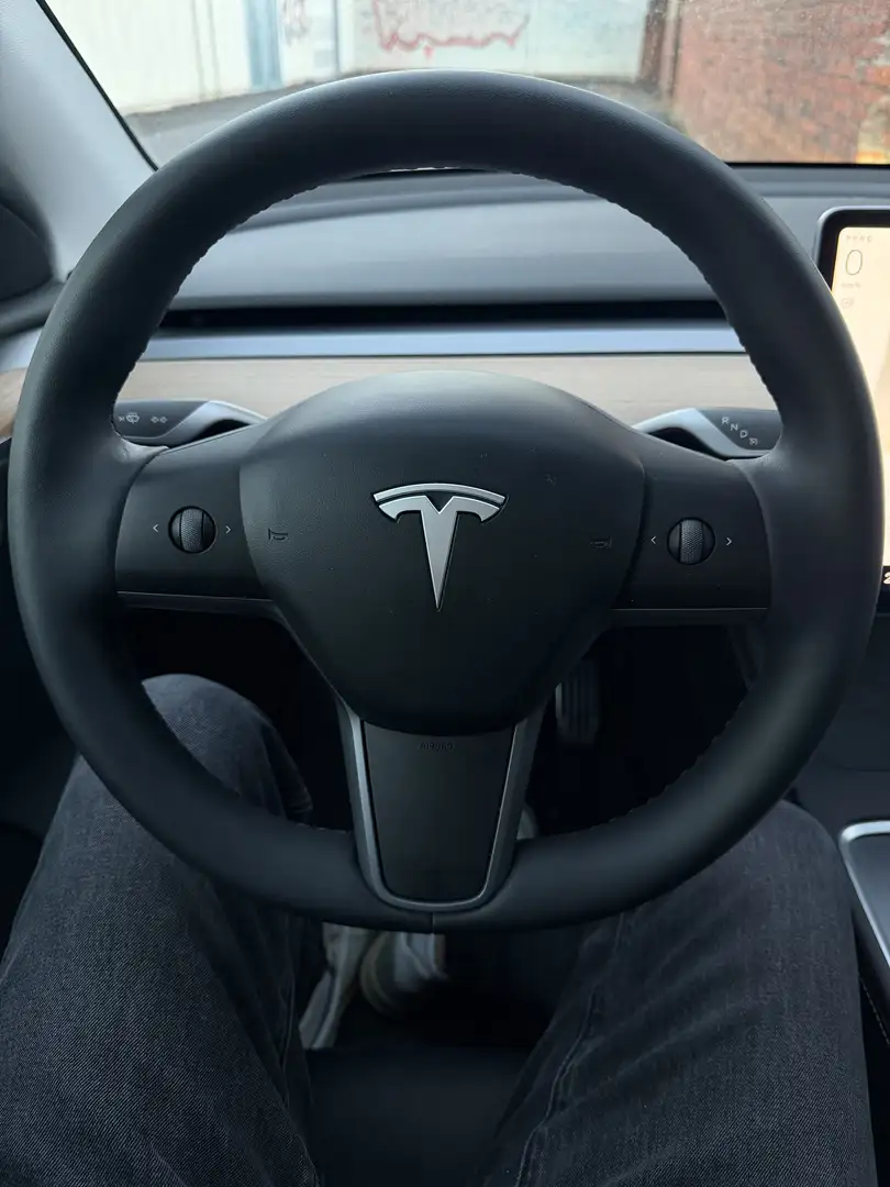 Tesla Model Y 52 kWh Standard Range RWD - 2