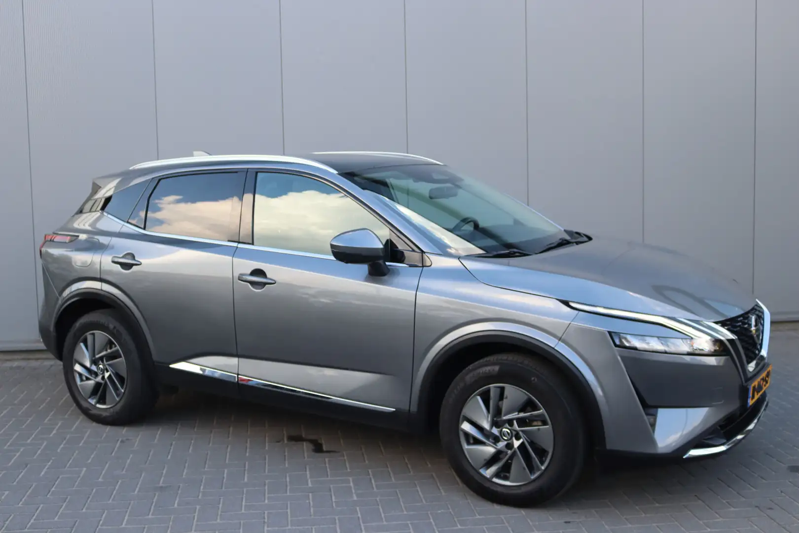 Nissan Qashqai 1.3DIG-T 160PK Hybrid Automaat Acenta Navigatie/Tr Gris - 2