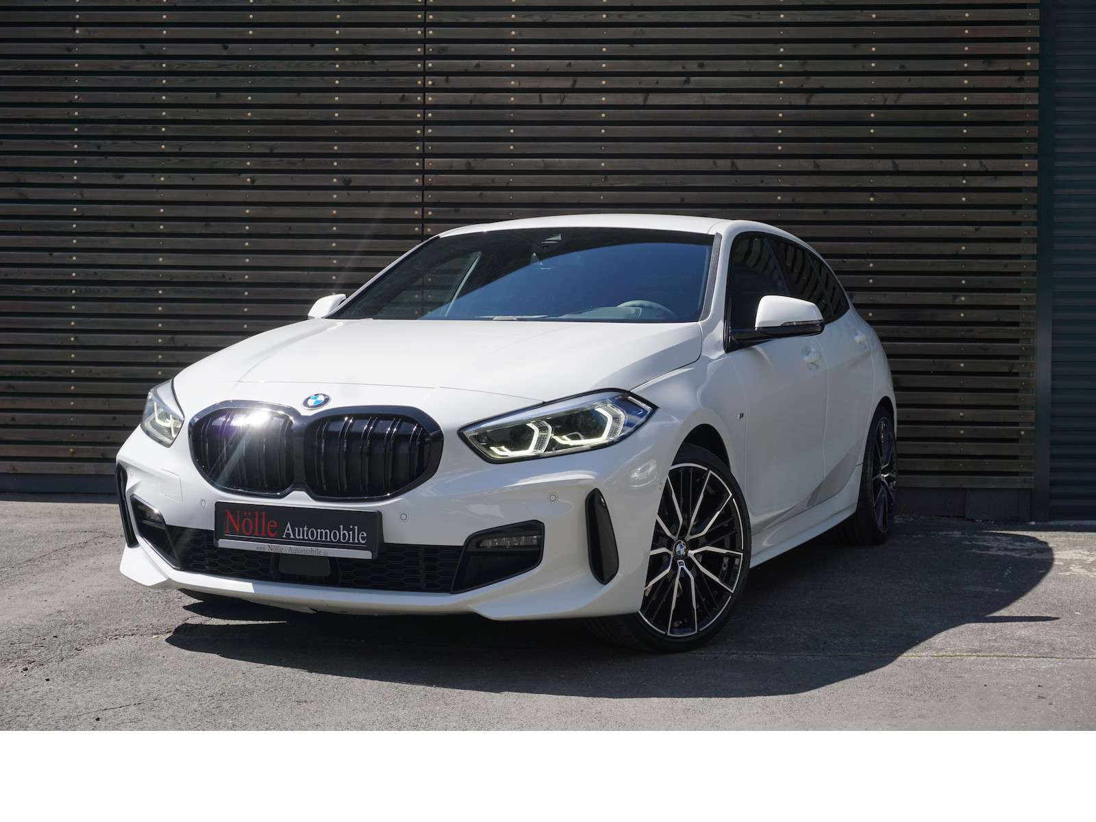 2019 BMW 120