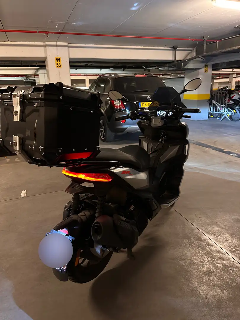 Aprilia SR GT 125 Support top case dorigine, top case, phare led Gris - 2