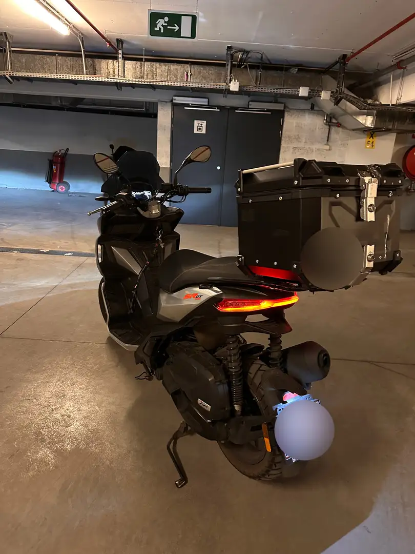 Aprilia SR GT 125 Support top case dorigine, top case, phare led Gris - 1