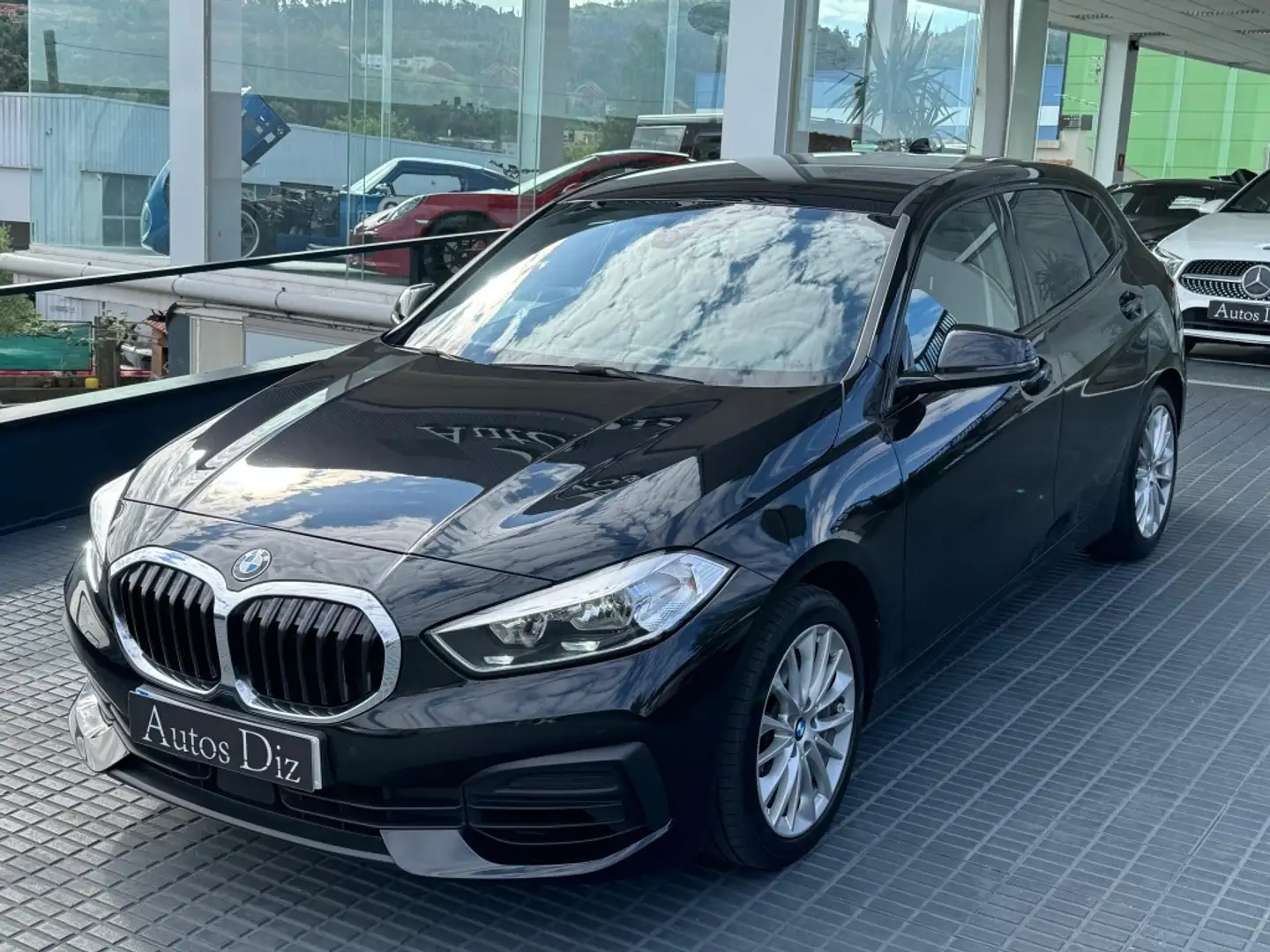 BMW 118 118i Schwarz - 2
