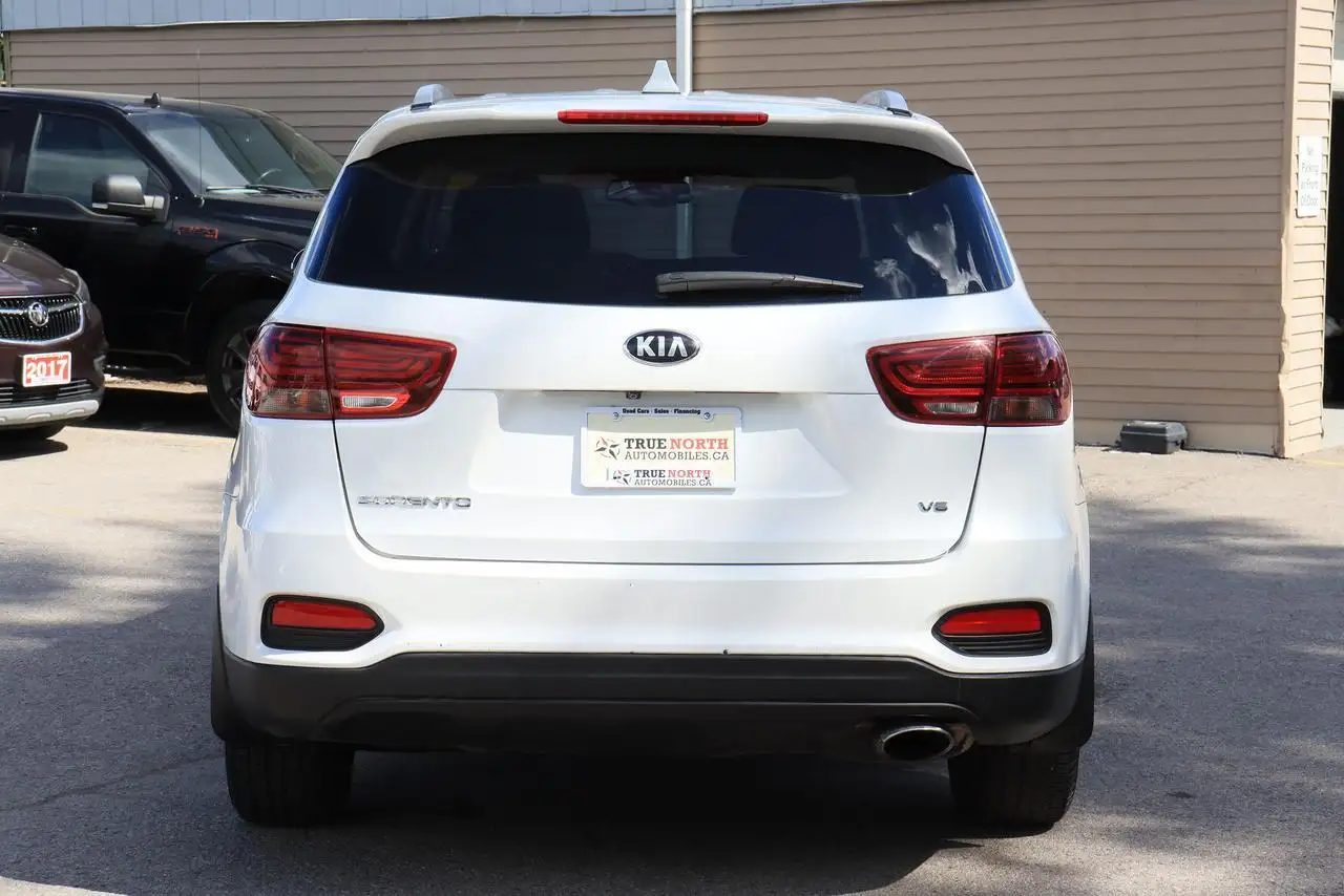 Kia Sorento снимка Kia Sorento