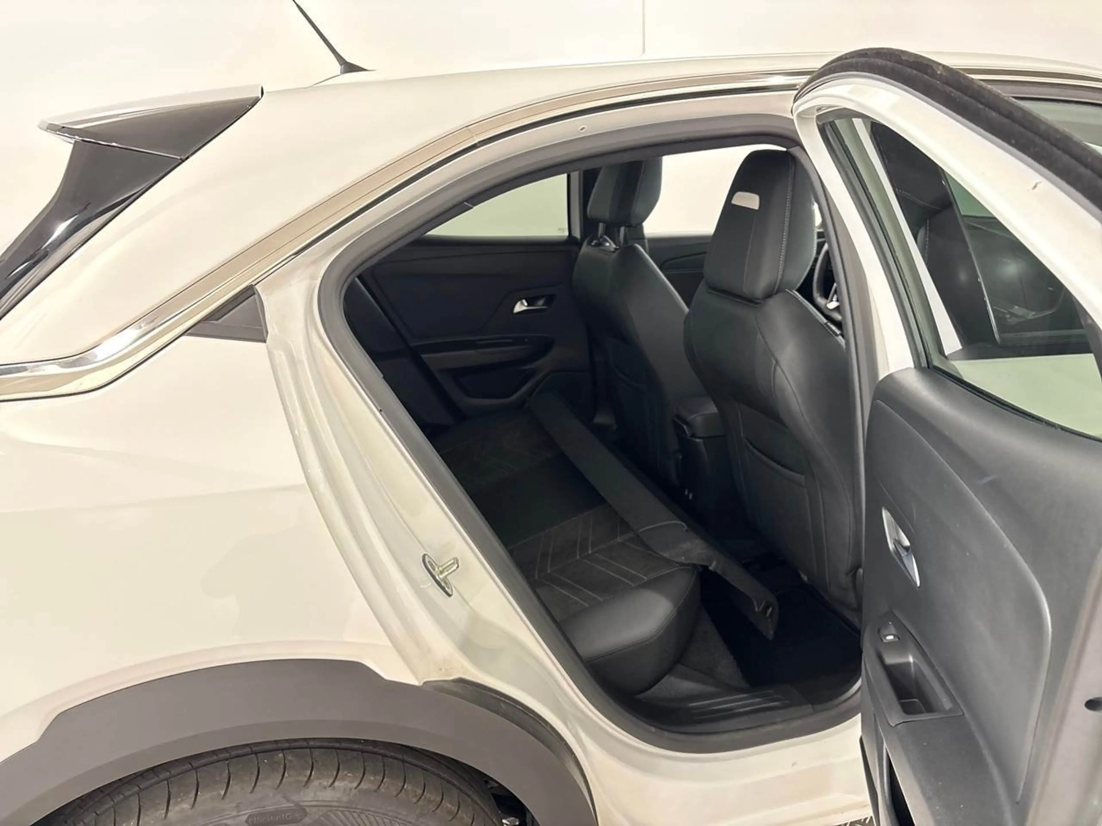 Opel Mokka-E Mokka e Ultimate BLIS Key Lane Navi RKam AUT PDC — photo 11