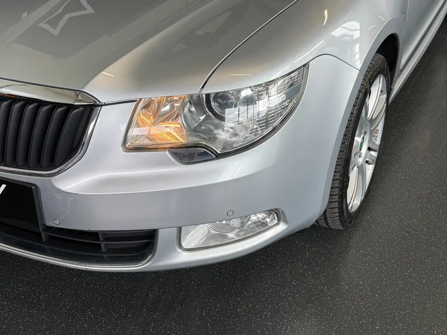 Skoda Superb Elegance 2,0TDI DSG Tausch Finanzierung Grau - 2
