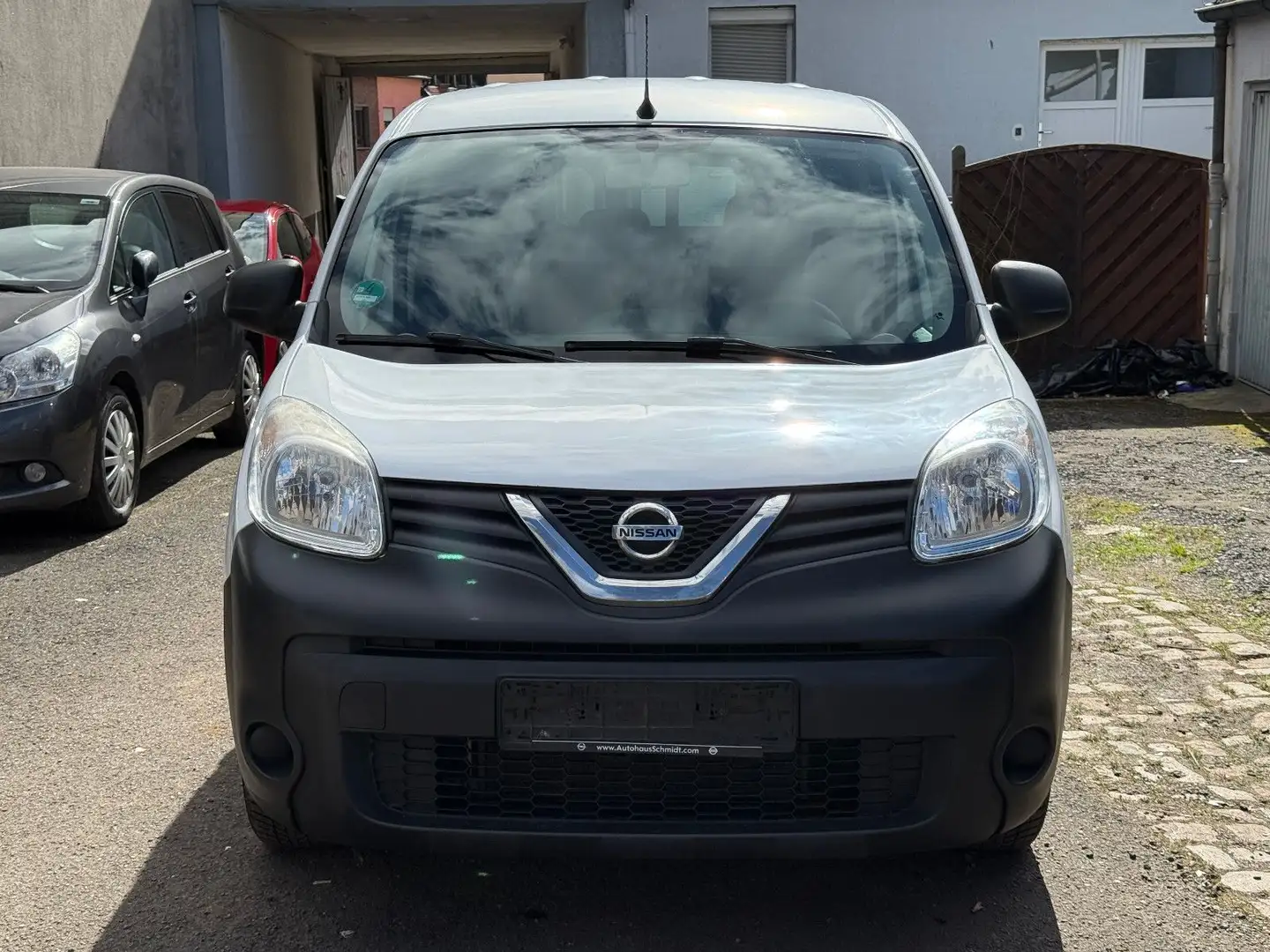 Nissan NV250 Kastenwagen L2H1 2,2t Comfort *3-Sitze* Weiß - 2