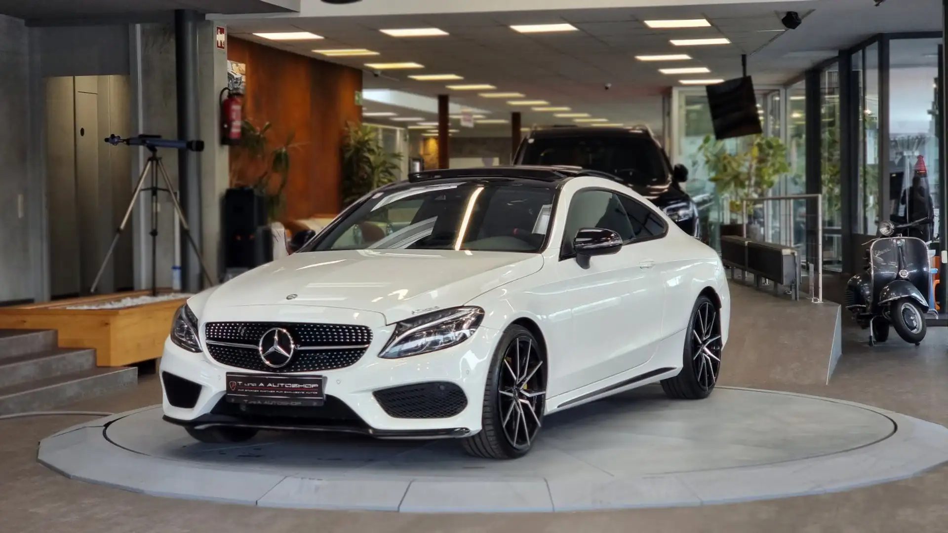 Mercedes-Benz C 220 d Coupe AMG-Paket Aut. *Burmester*Pano*Kamera* Weiß - 1
