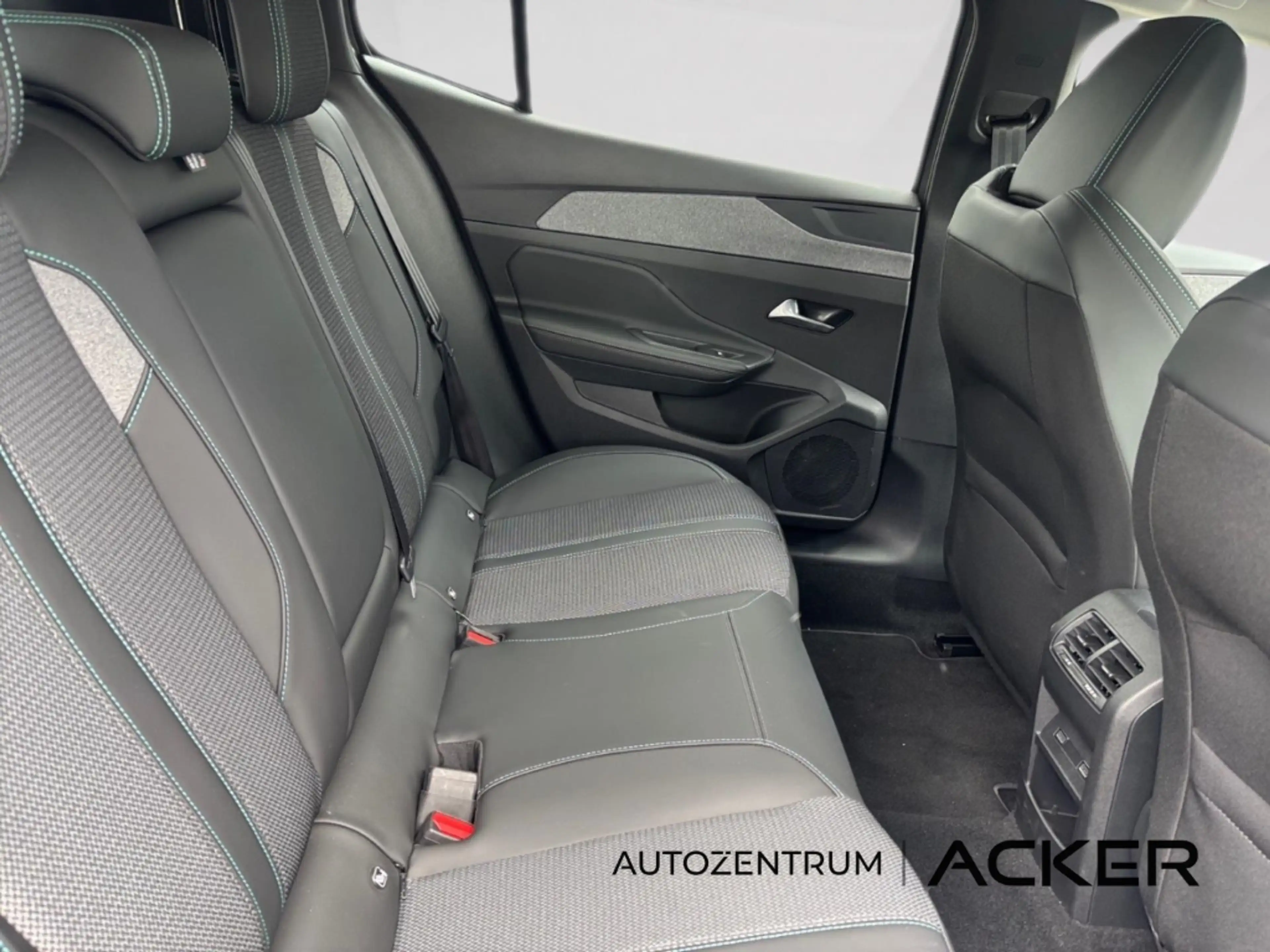 Peugeot 408 Hybrid 145 Allure e-DSC6 360Kam/AHK -39%* — photo 13