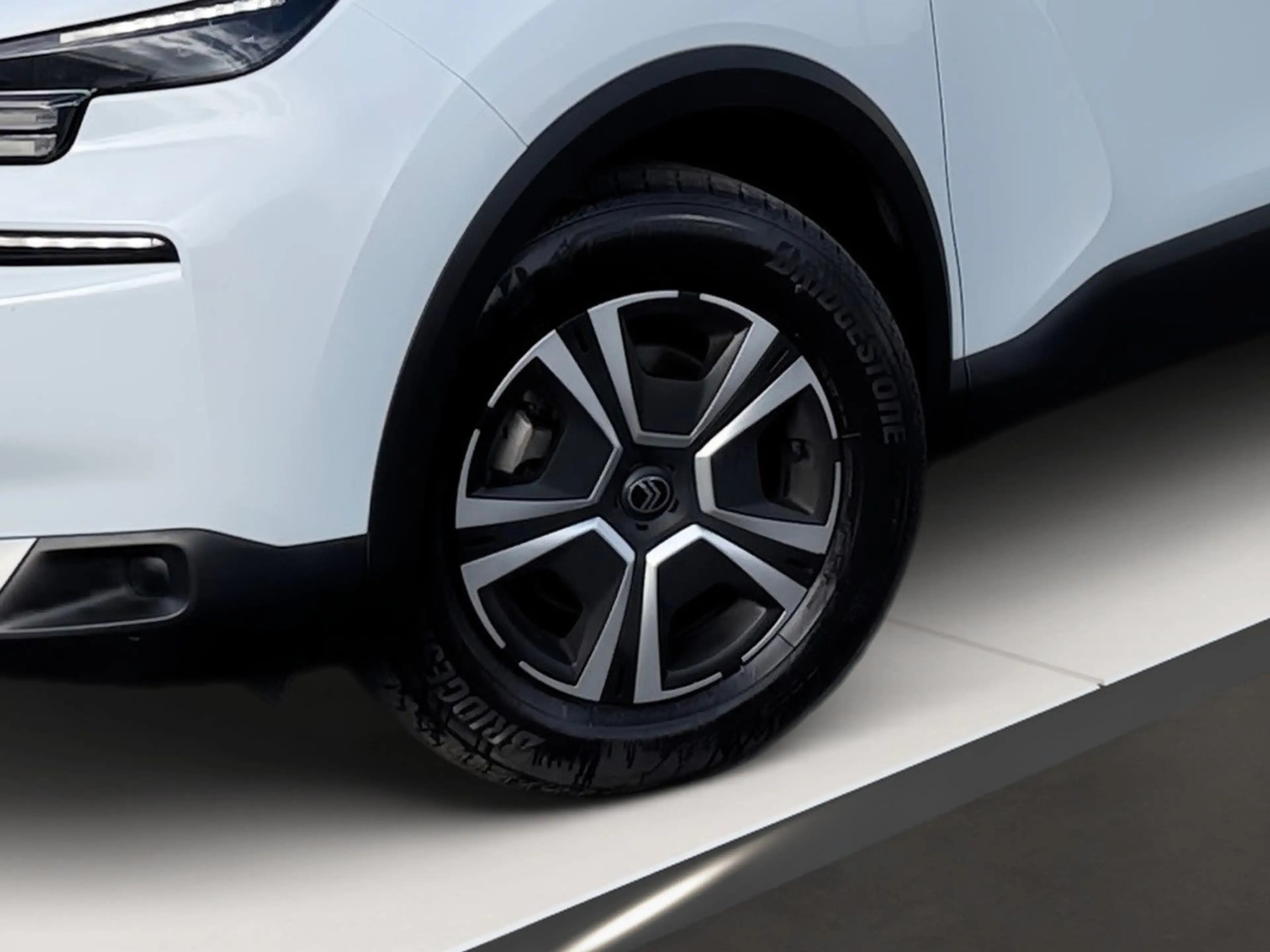 Citroen C4 YOU 110 e-DCS6 Hybrid AppleCarPlay PDC Klima — photo 7