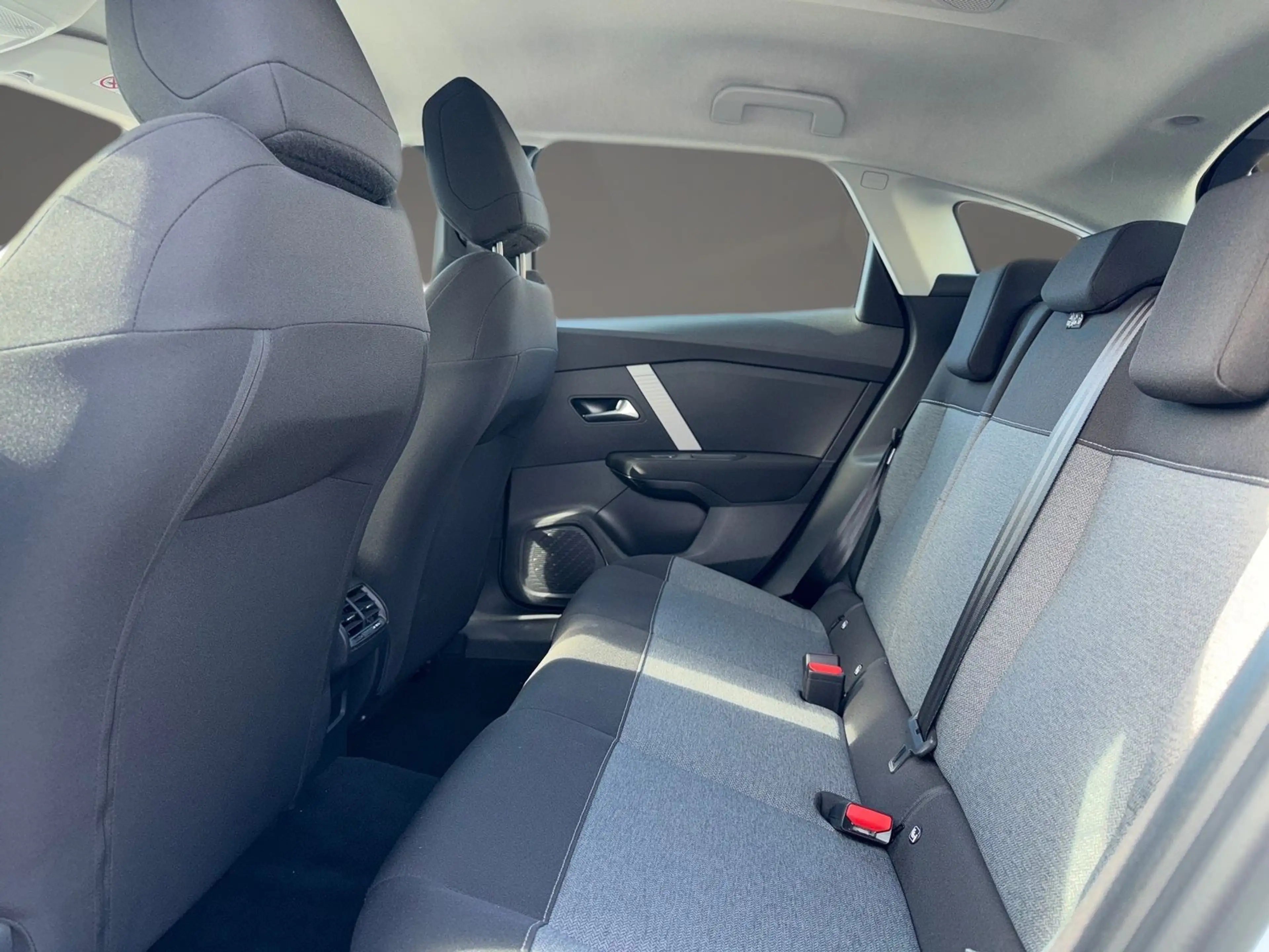 Citroen C4 YOU 110 e-DCS6 Hybrid AppleCarPlay PDC Klima — photo 11