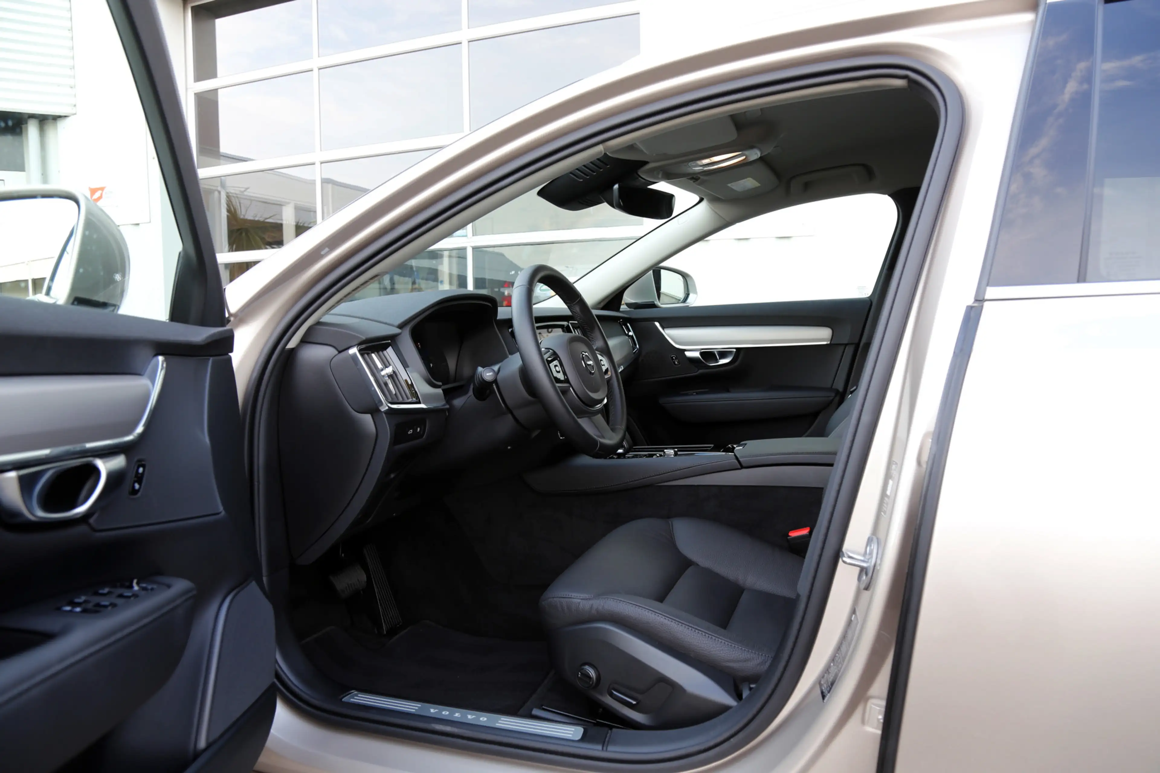 Volvo V90 2.0 T6 Plug-in hybrid 350PK AWD Long Range*Bright — photo 3