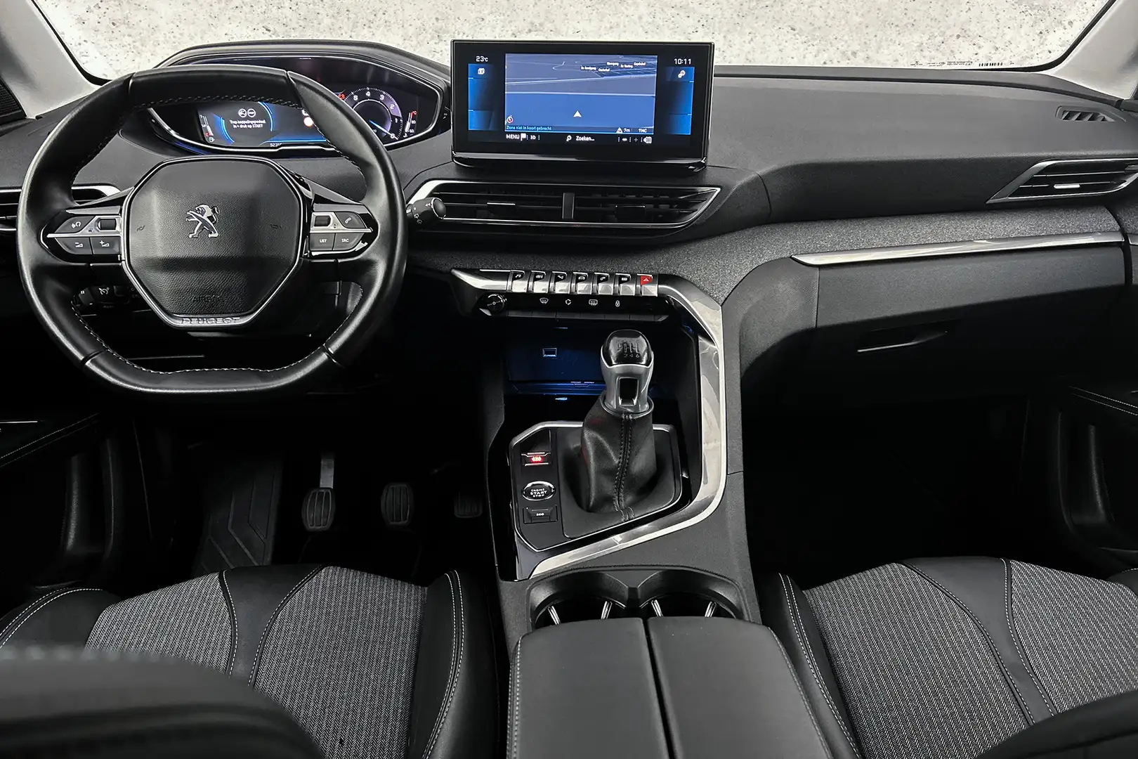 Peugeot 5008 1.2 PureTech Allure | Half leder | Apple carplay | Grijs - 2