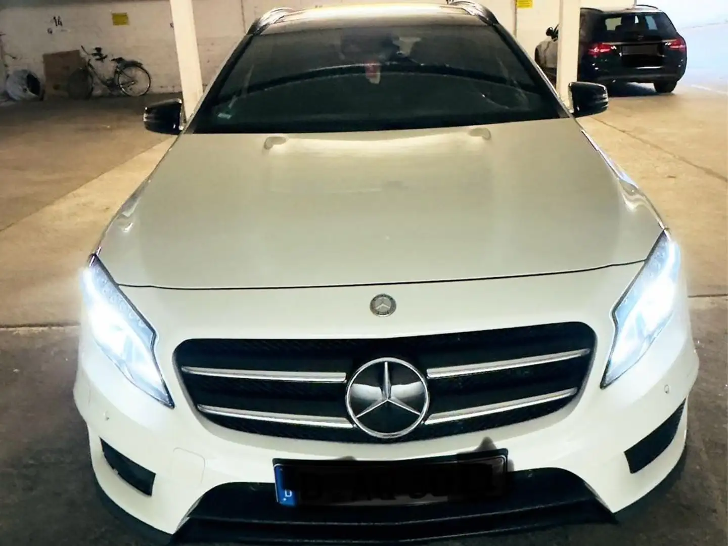 Mercedes-Benz GLA 220 GLA 220 d 4Matic 7G-DCT Activity Edition Weiß - 2