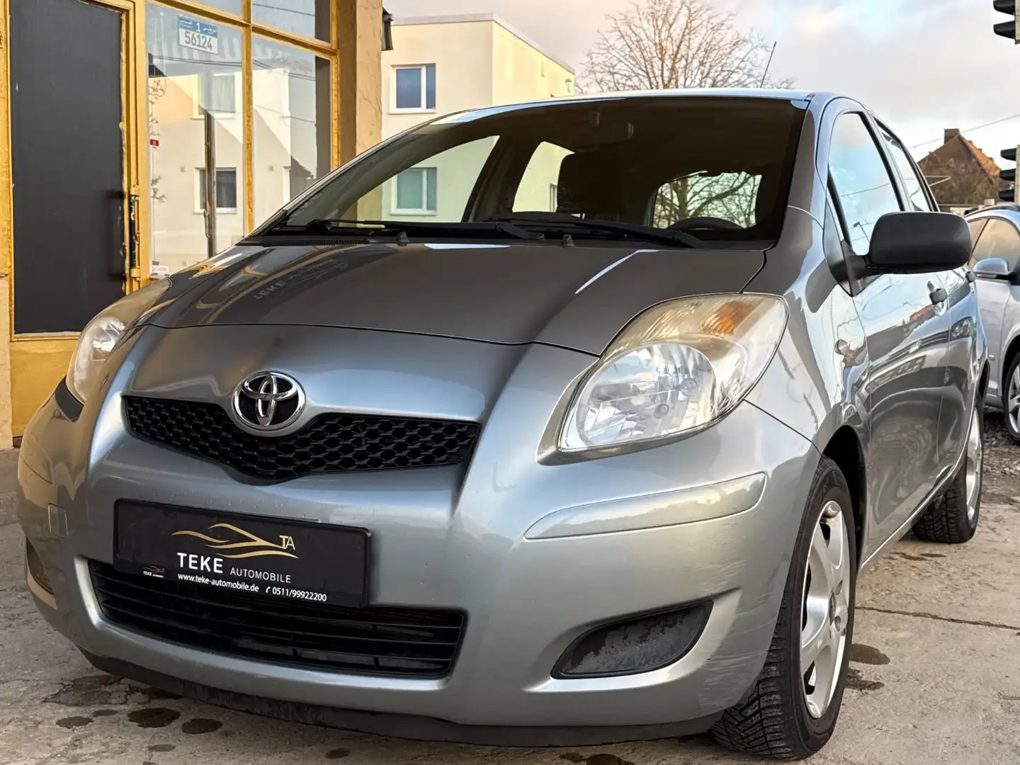 Toyota Yaris 1.33 1. Hand|Kupplung Neu|Tüv Neu|85Tkm| Silber - 2
