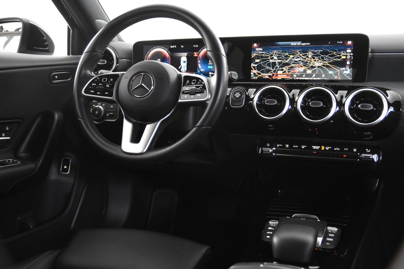 Mercedes-Benz A 250 e *1.Hand*T-Leder*Navi*Park ass.*DAB* — photo 9