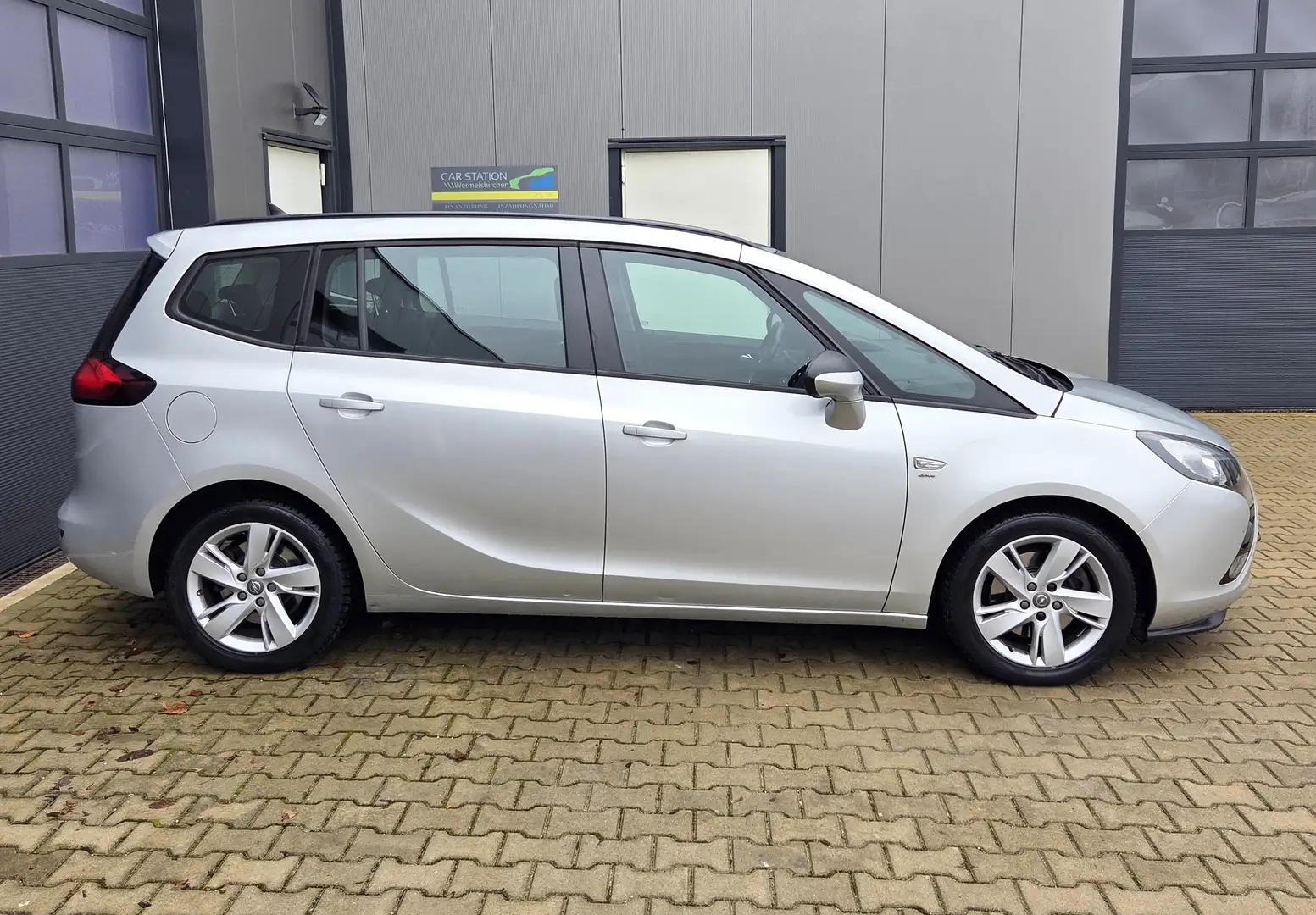 Opel Zafira Tourer Drive 2.0CDTI / Automatik / 7 Sitzer Grau - 2