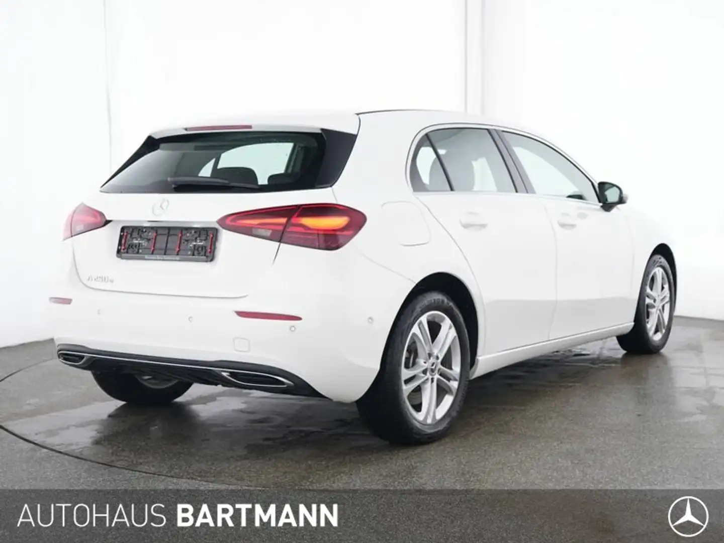 Mercedes-Benz A 250 A 250 e PROGRESSIVE+KAMERA +JungerStern+LED+PTS+ Blanc - 2