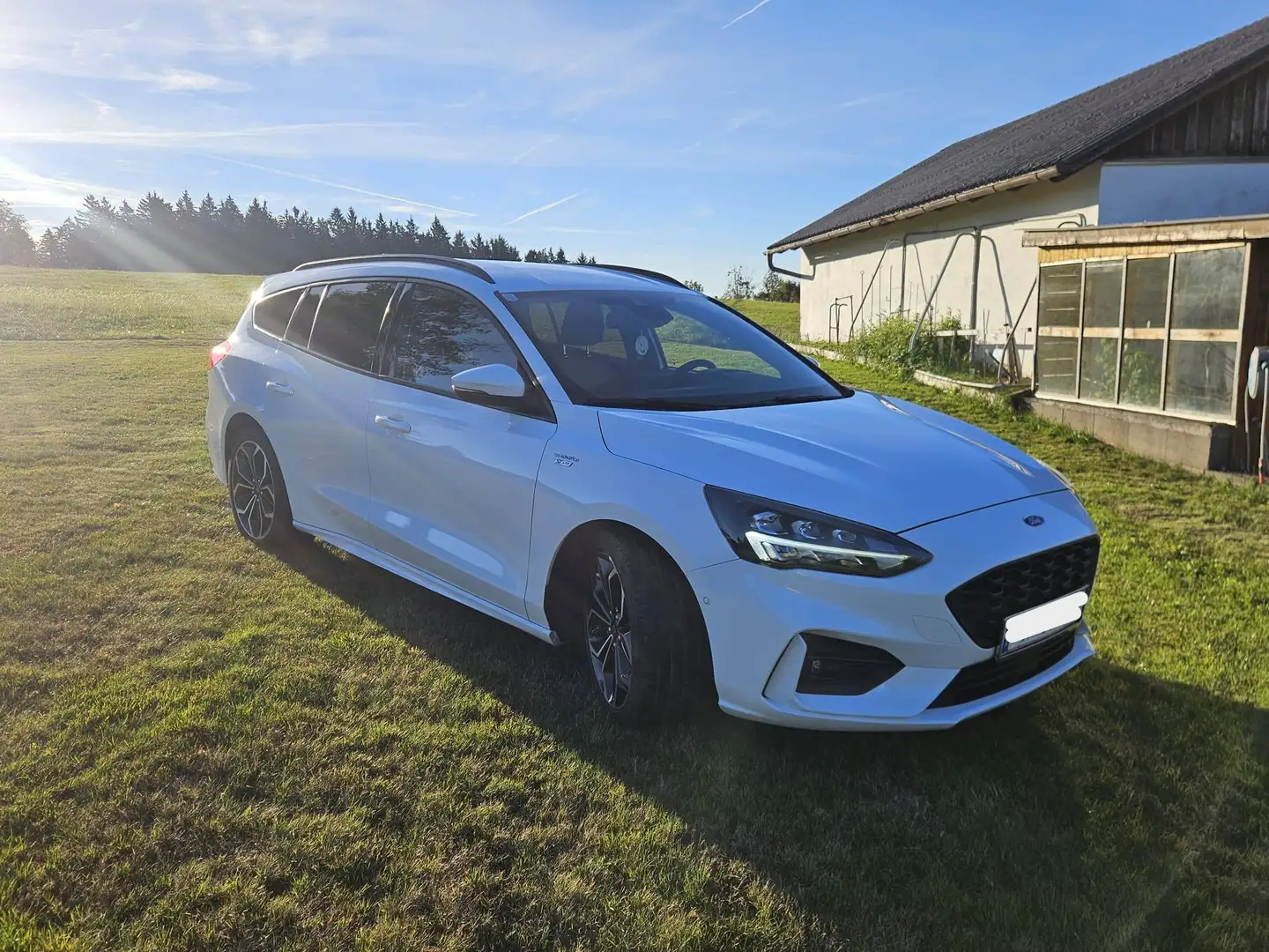 Ford Focus Focus Traveller 1,5 EcoBlue ST-Line X ST-Line X Weiß - 2