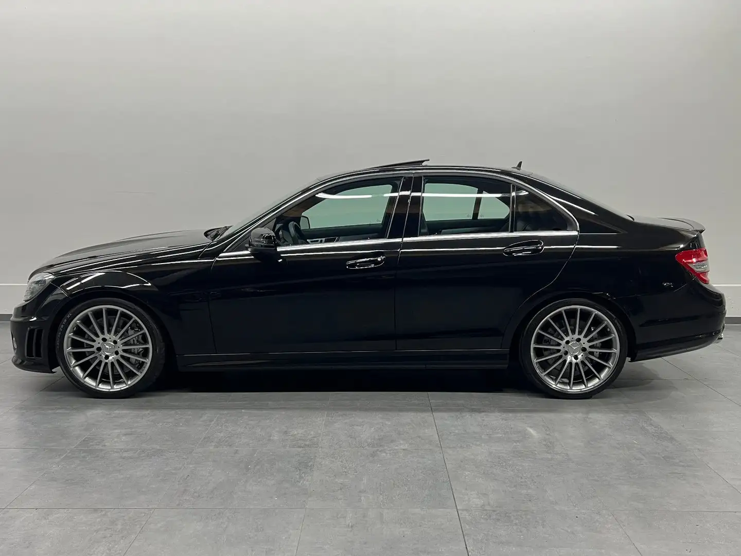 Mercedes-Benz C 63 AMG Limousine *Deutsch*Sehr guter Zustand* Zwart - 2