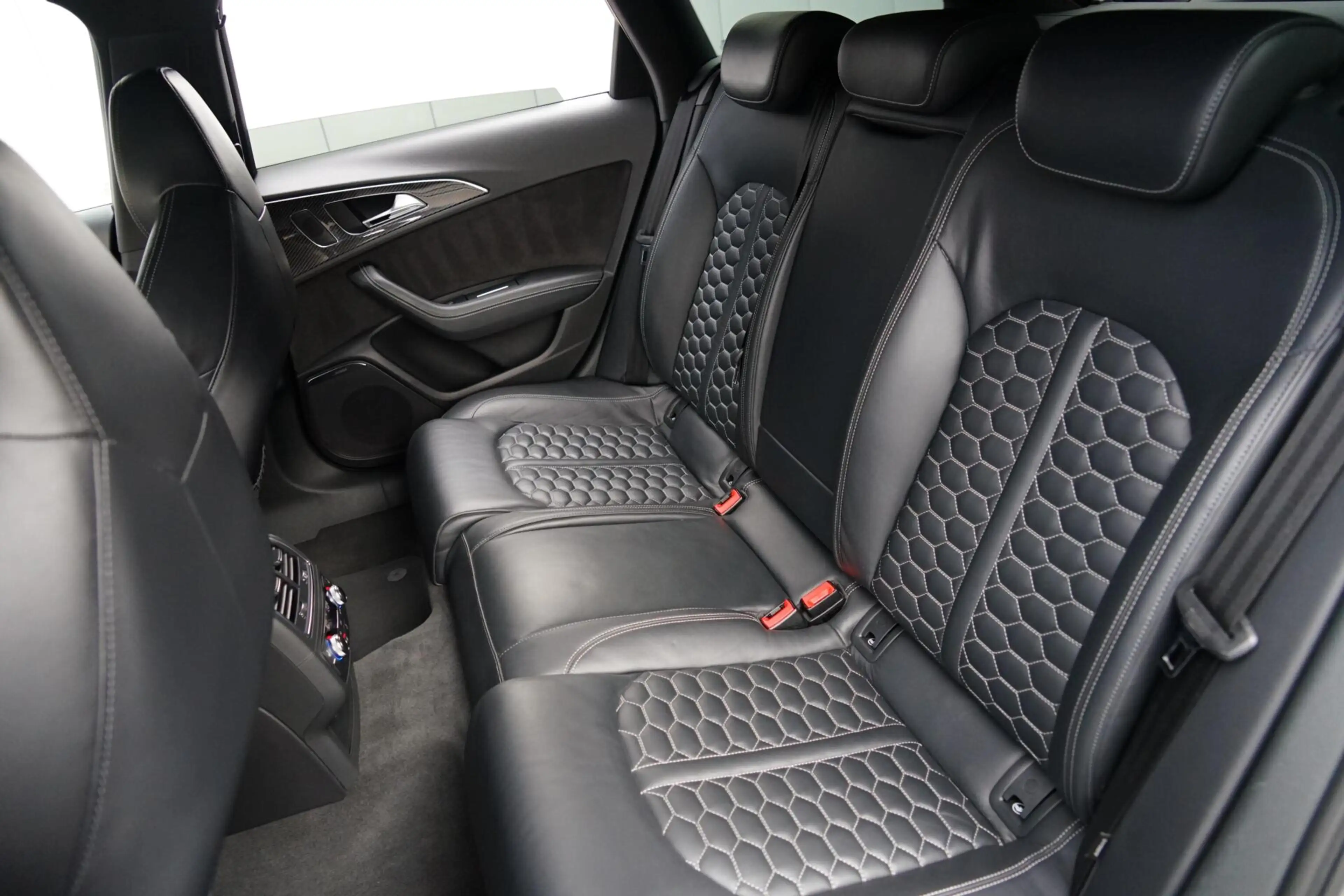 Audi RS6 Avant 4.0 TFSI RS 6 quattro performance Pro Line P — photo 6