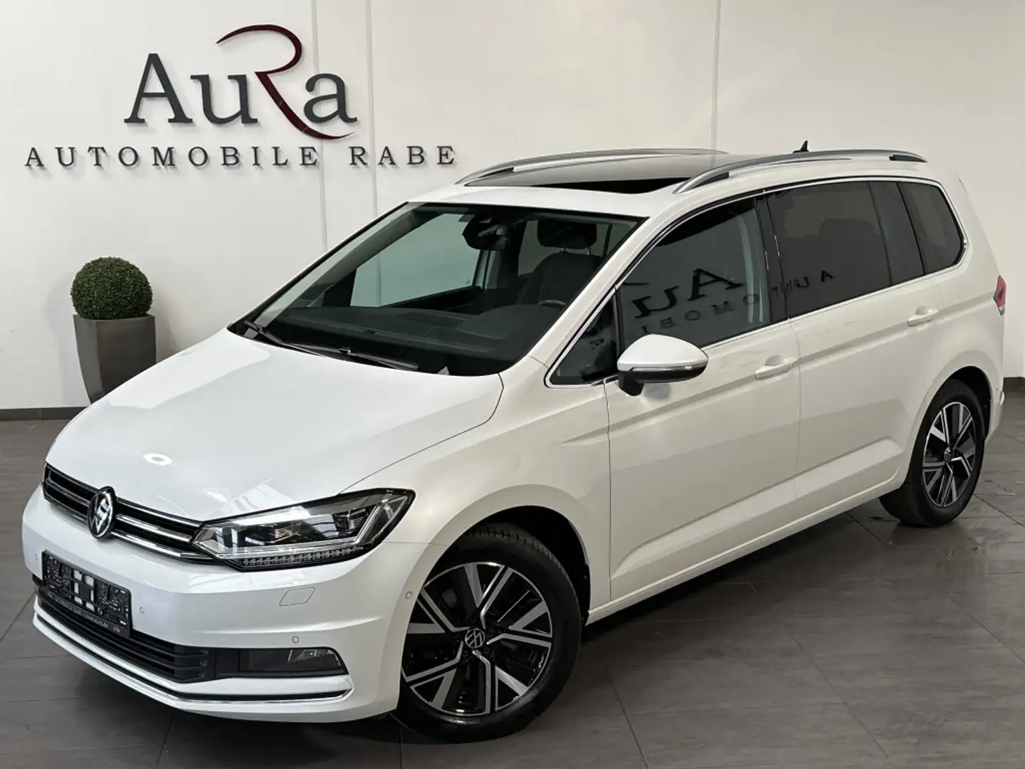 Volkswagen Touran 2.0 TDI DSG Highline NAV+LED+AHK+KAM+PANO Weiß - 1