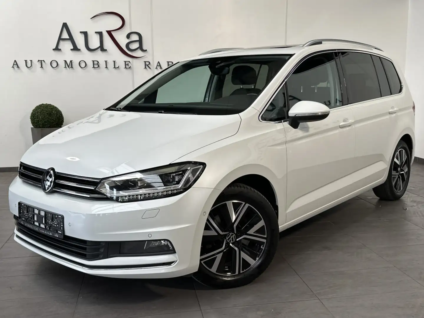 Volkswagen Touran 2.0 TDI DSG Highline NAV+LED+AHK+KAM+PANO Weiß - 2
