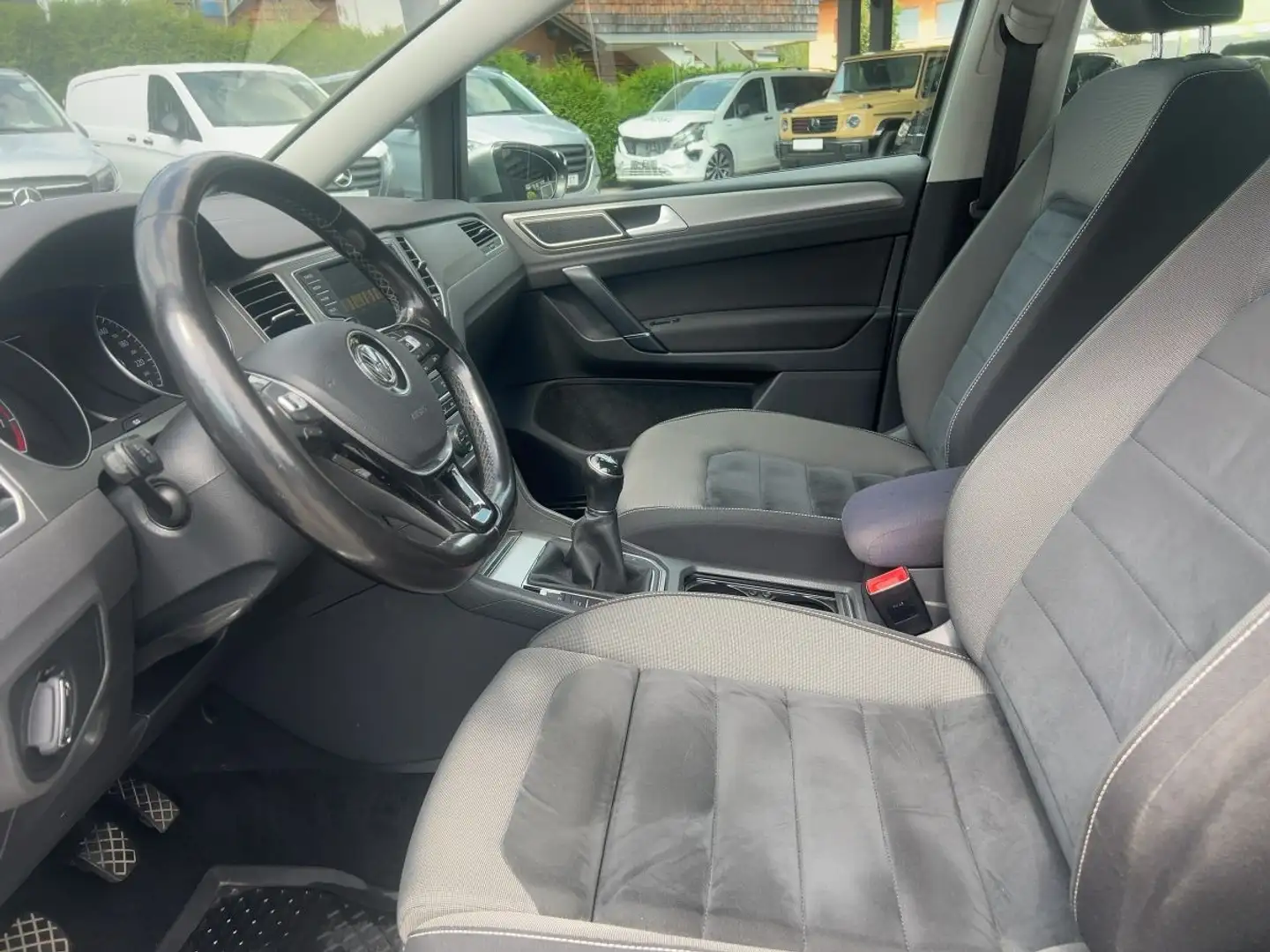 Volkswagen Golf Sports Van Grau - 2