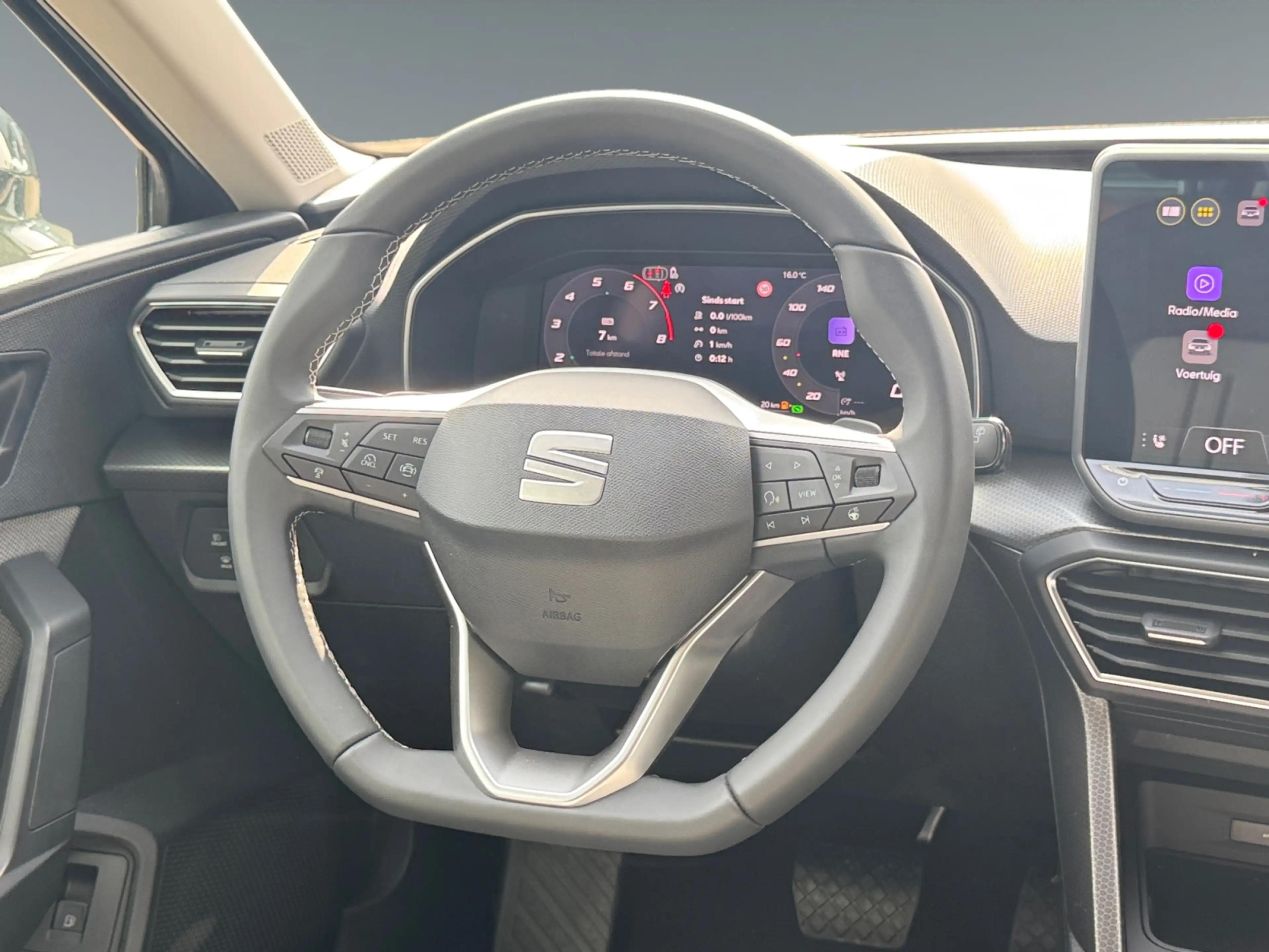 SEAT Leon e-Hybrid 1.5 204pk TSI Style Business Intense Verwarmbare v — photo 15