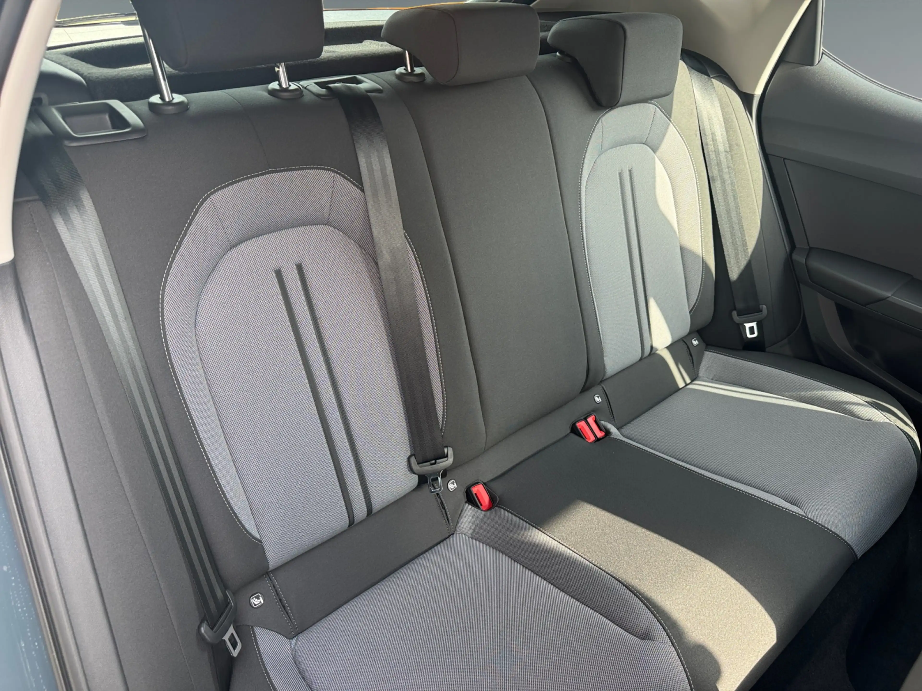 SEAT Leon e-Hybrid 1.5 204pk TSI Style Business Intense Verwarmbare v — photo 9