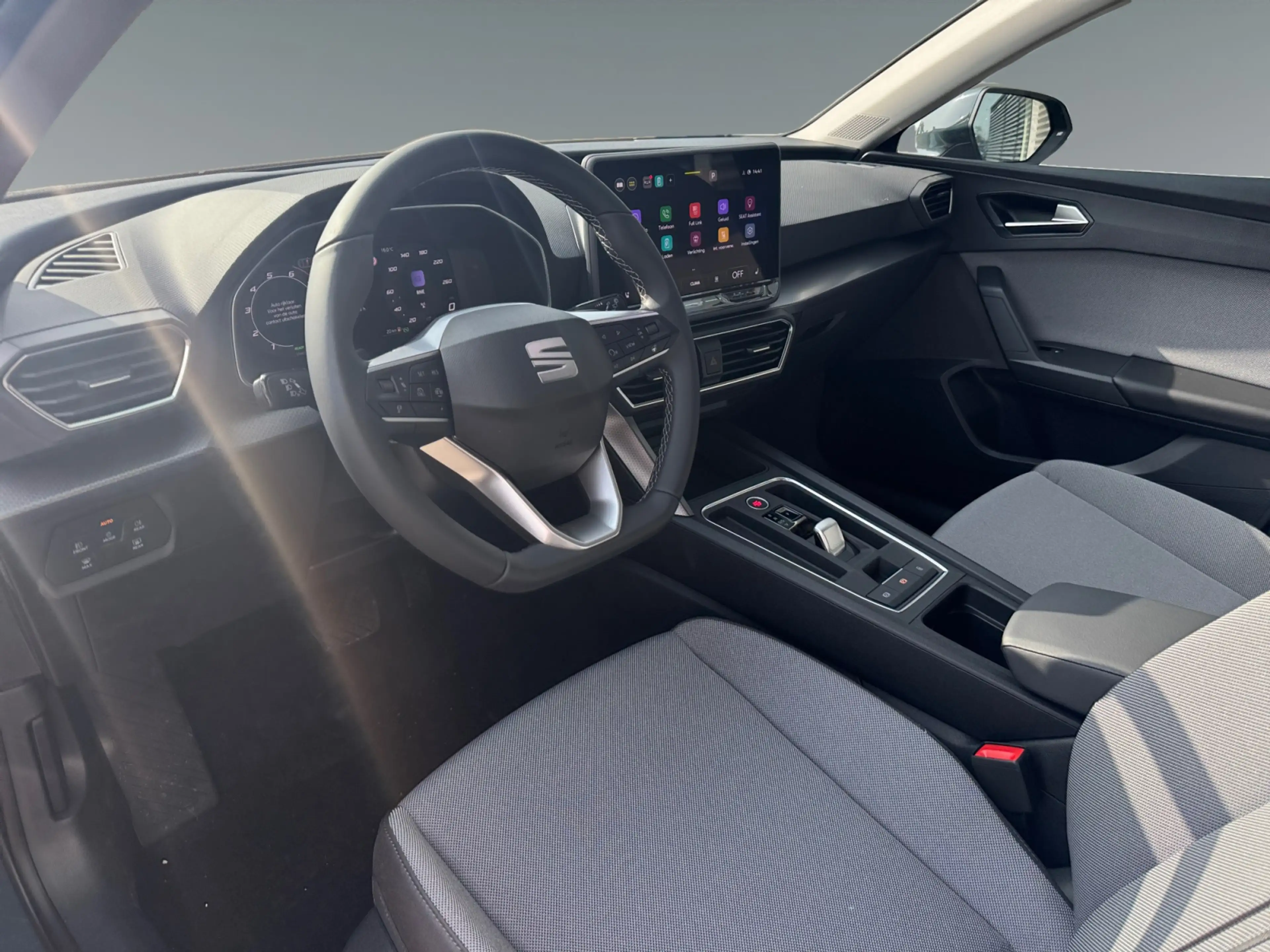 SEAT Leon e-Hybrid 1.5 204pk TSI Style Business Intense Verwarmbare v — photo 4