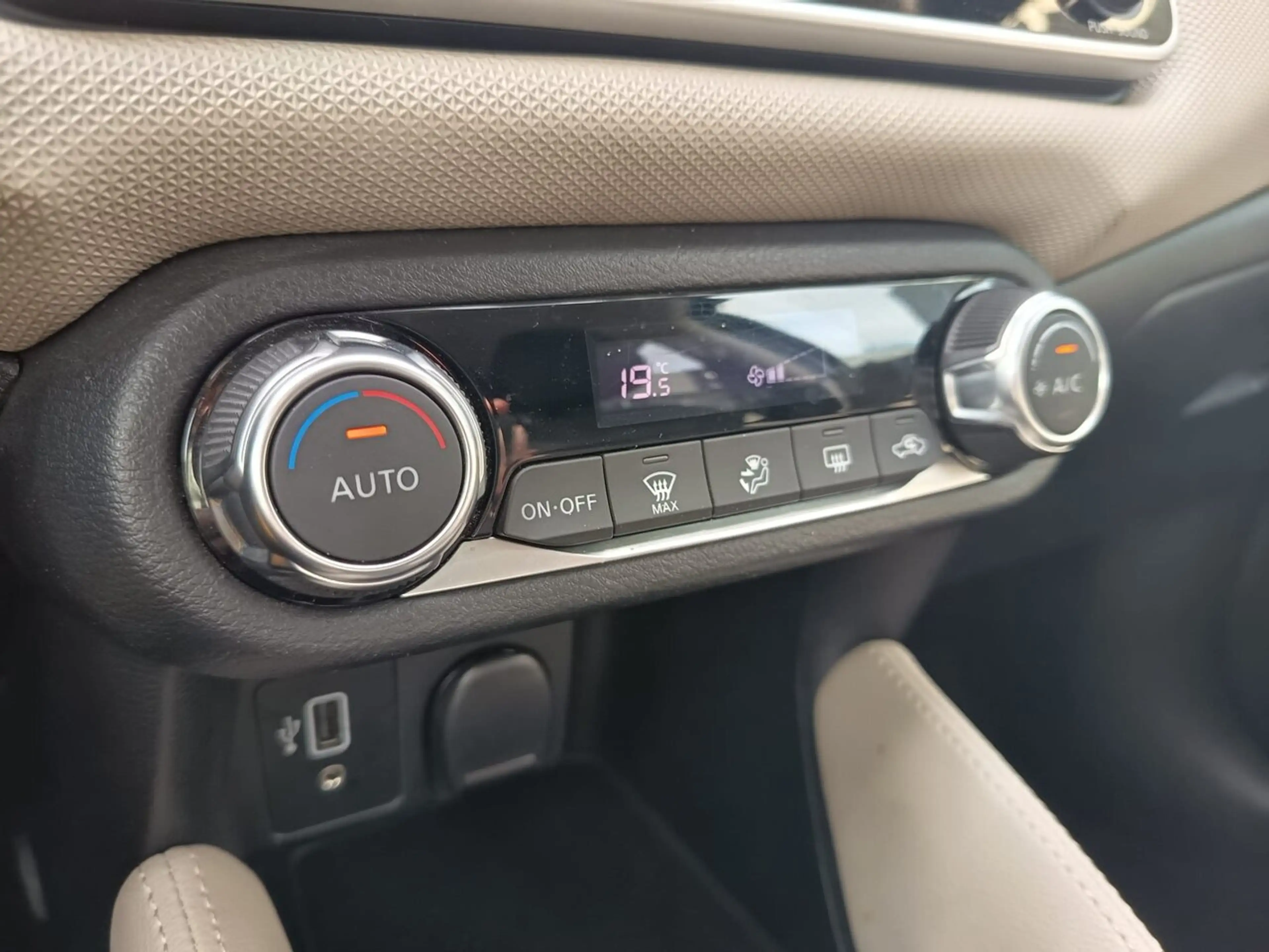 Nissan Micra Camera / Navi / Cruise Control / Auto Airco — photo 14