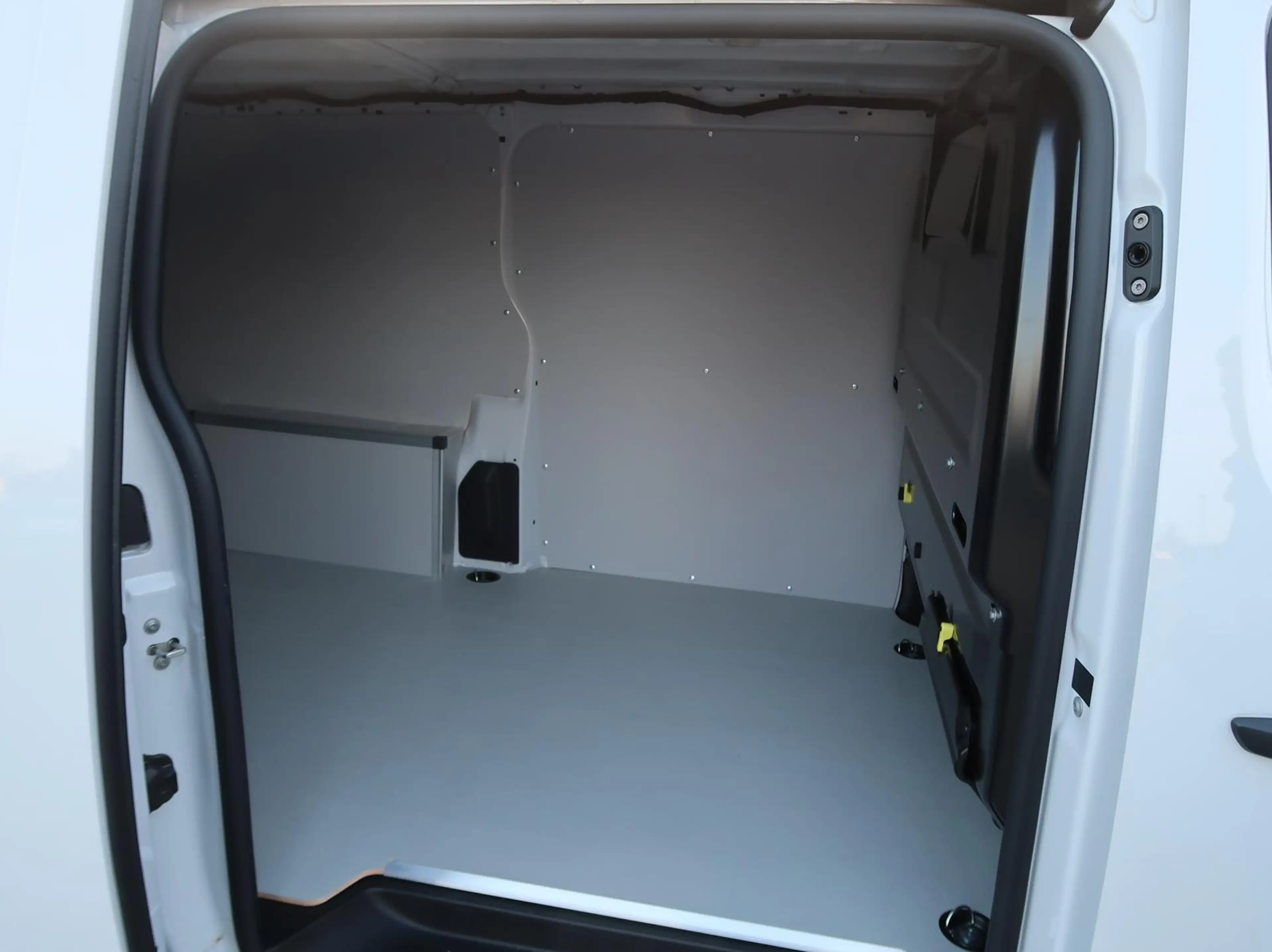 Fiat Scudo Kastenwagen XL ,Automatik,AHK,Carplay,Holz — photo 7