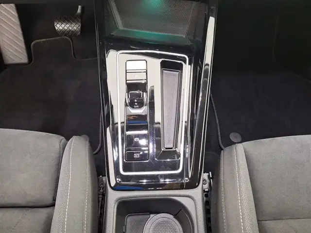 Volkswagen Golf view 14
