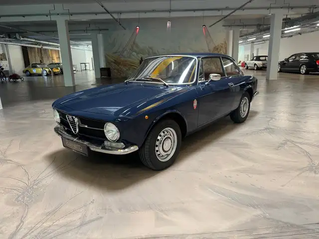 Alfa Romeo GT 1300 Junior*Note 2