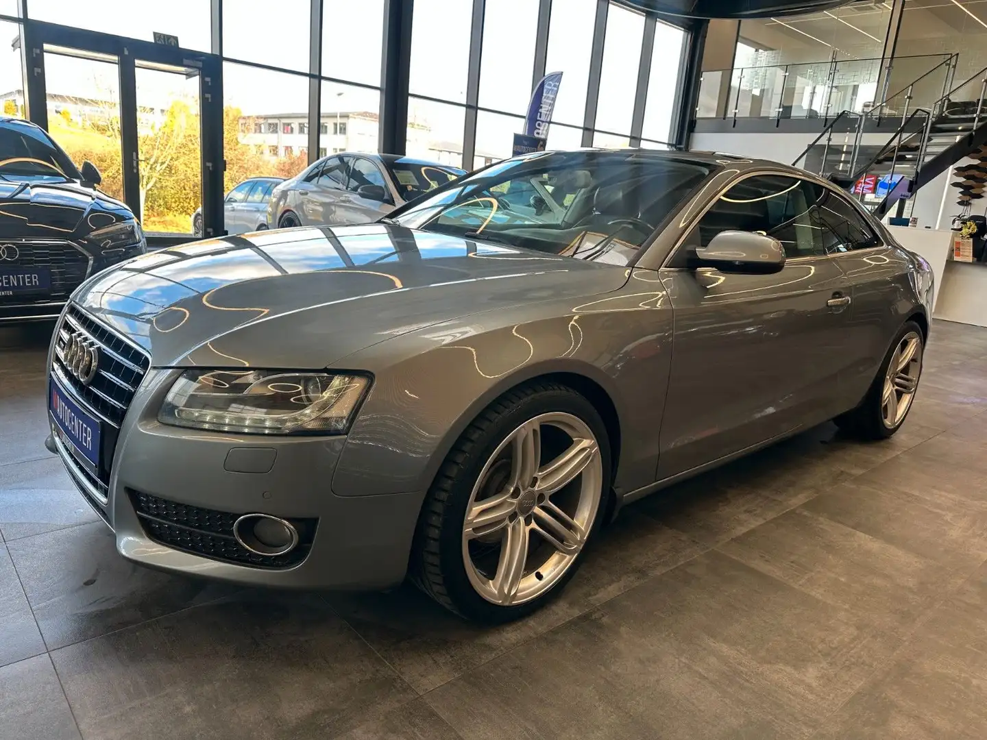 Audi A5 Coupe 3.0 TDI quattro *Xenon*Kamera*Navi*SHZ* Grau - 2