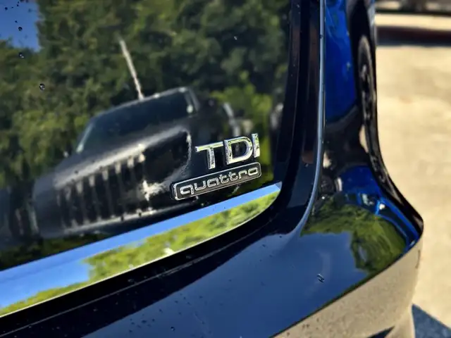 Audi A6 view 10