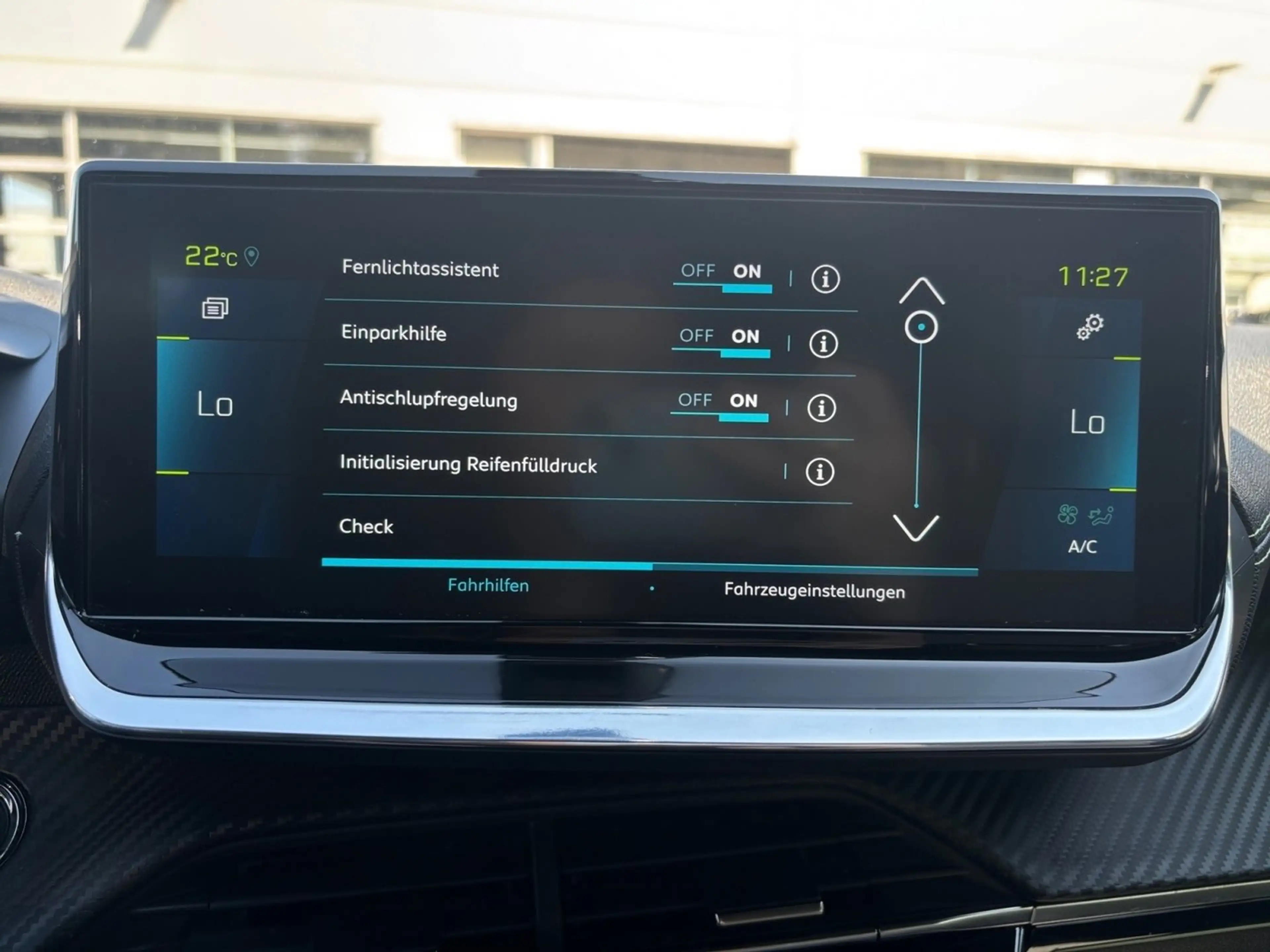 Peugeot e-2008 Peugeot e-2008 50kWh GT Pack — photo 12