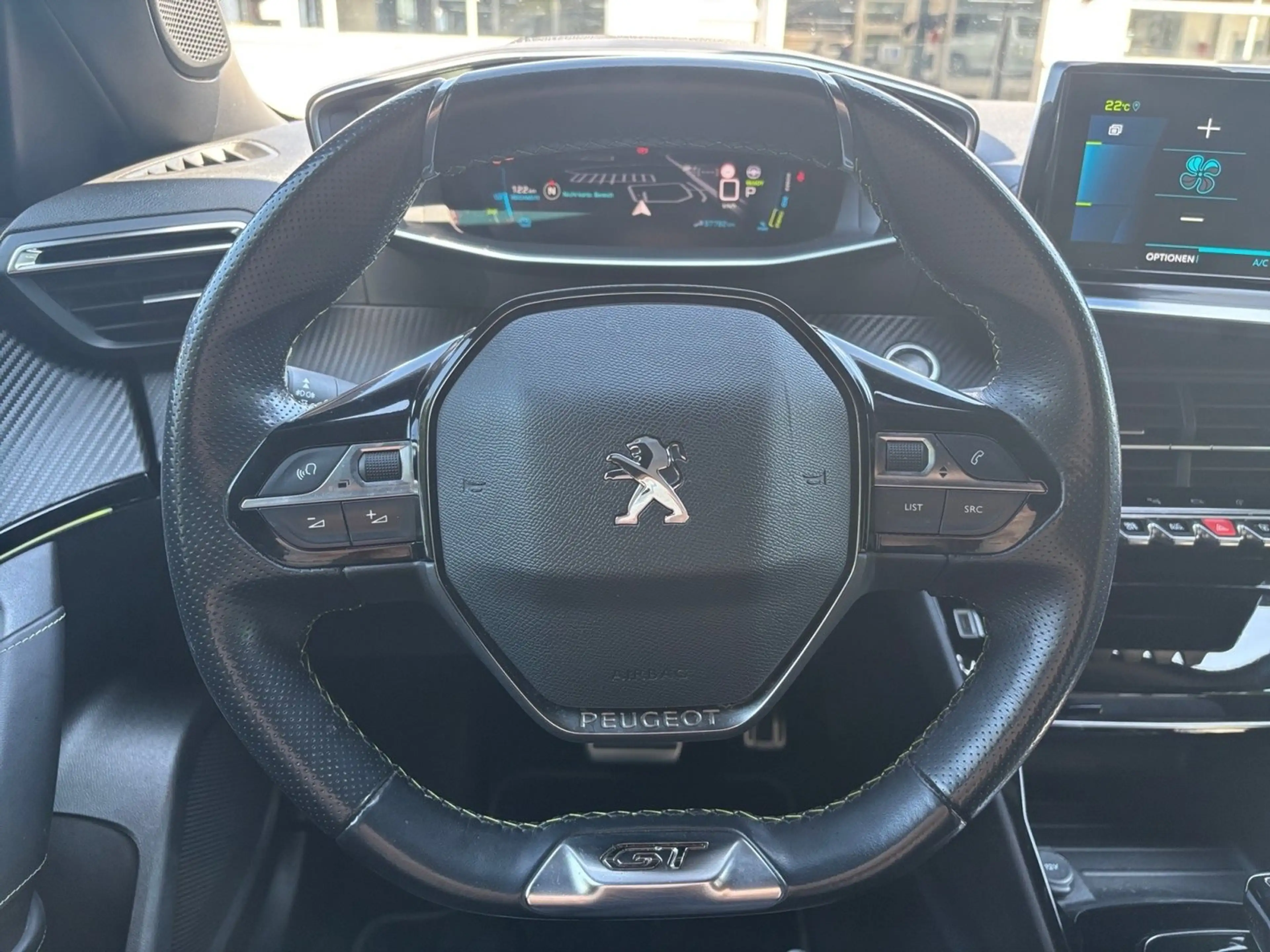 Peugeot e-2008 Peugeot e-2008 50kWh GT Pack — photo 9