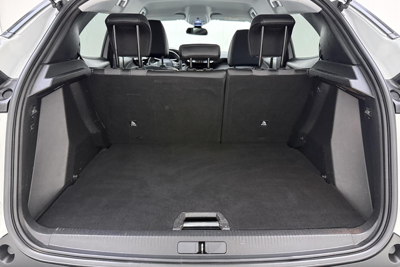 Peugeot e-2008 EV Allure Pack 50 kWh | Soh 96% | Navigatie | Came — photo 3