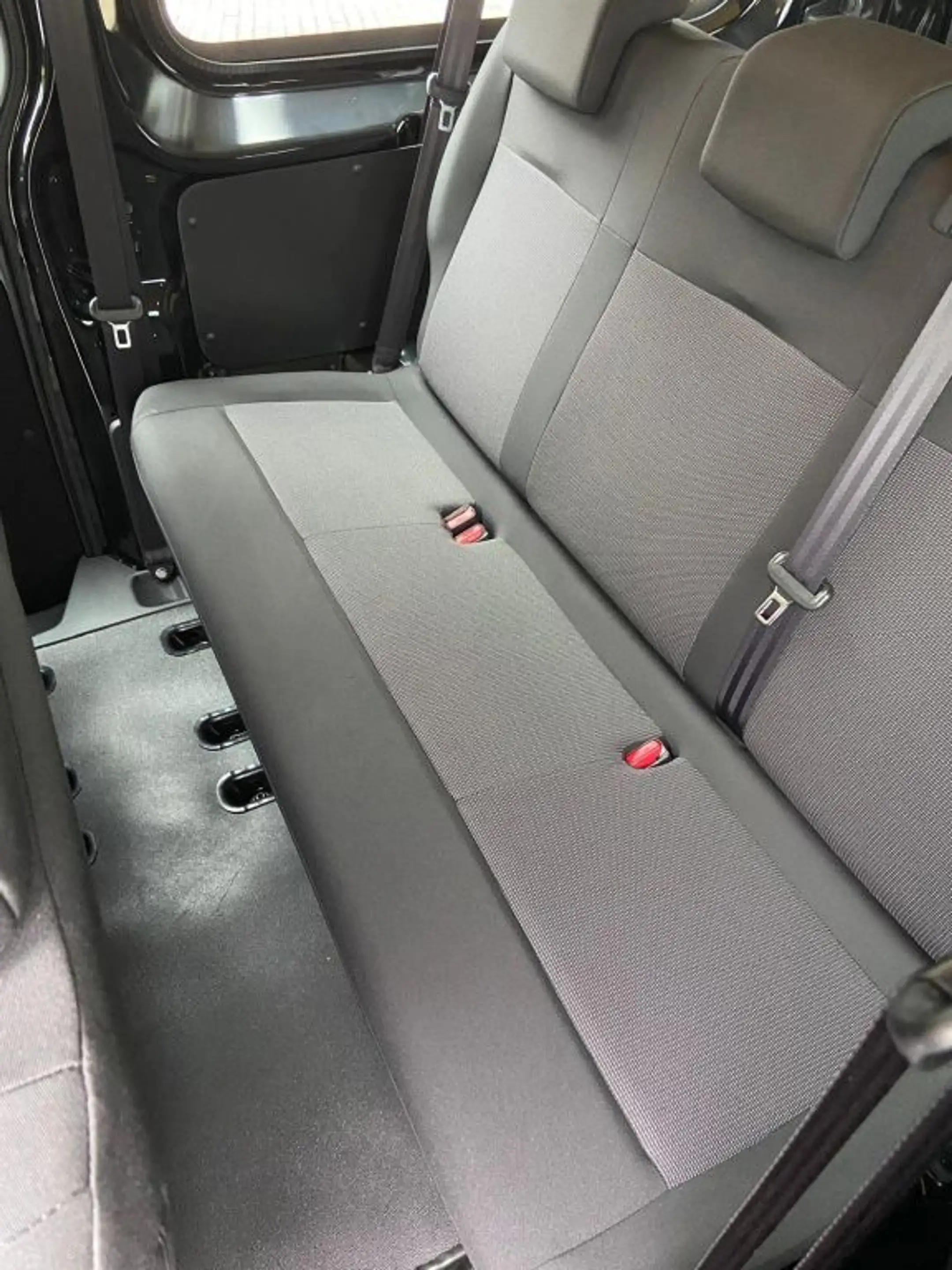Peugeot Expert 2.2 Diesel 180 L3 S&S EAT8 — photo 5