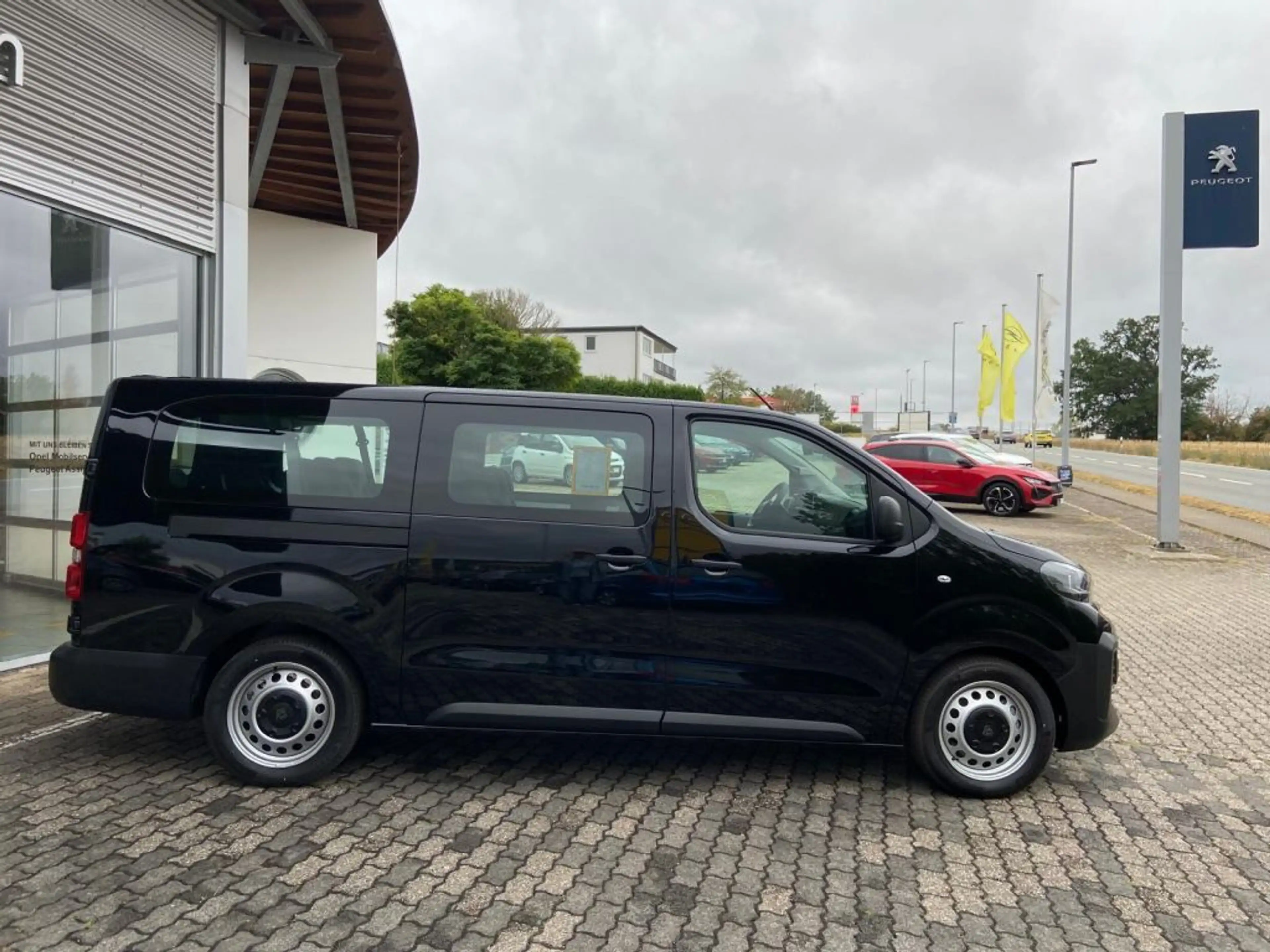 Peugeot Expert 2.2 Diesel 180 L3 S&S EAT8 — photo 2